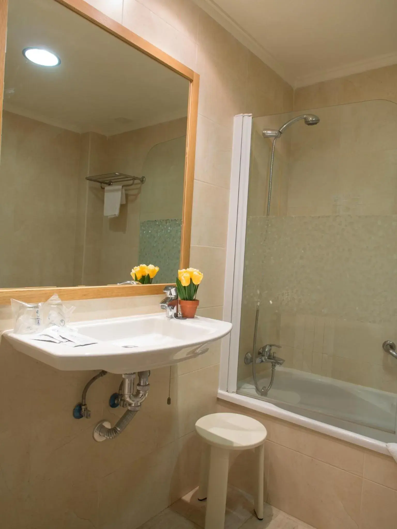 Bathroom in Hotel Guardamar