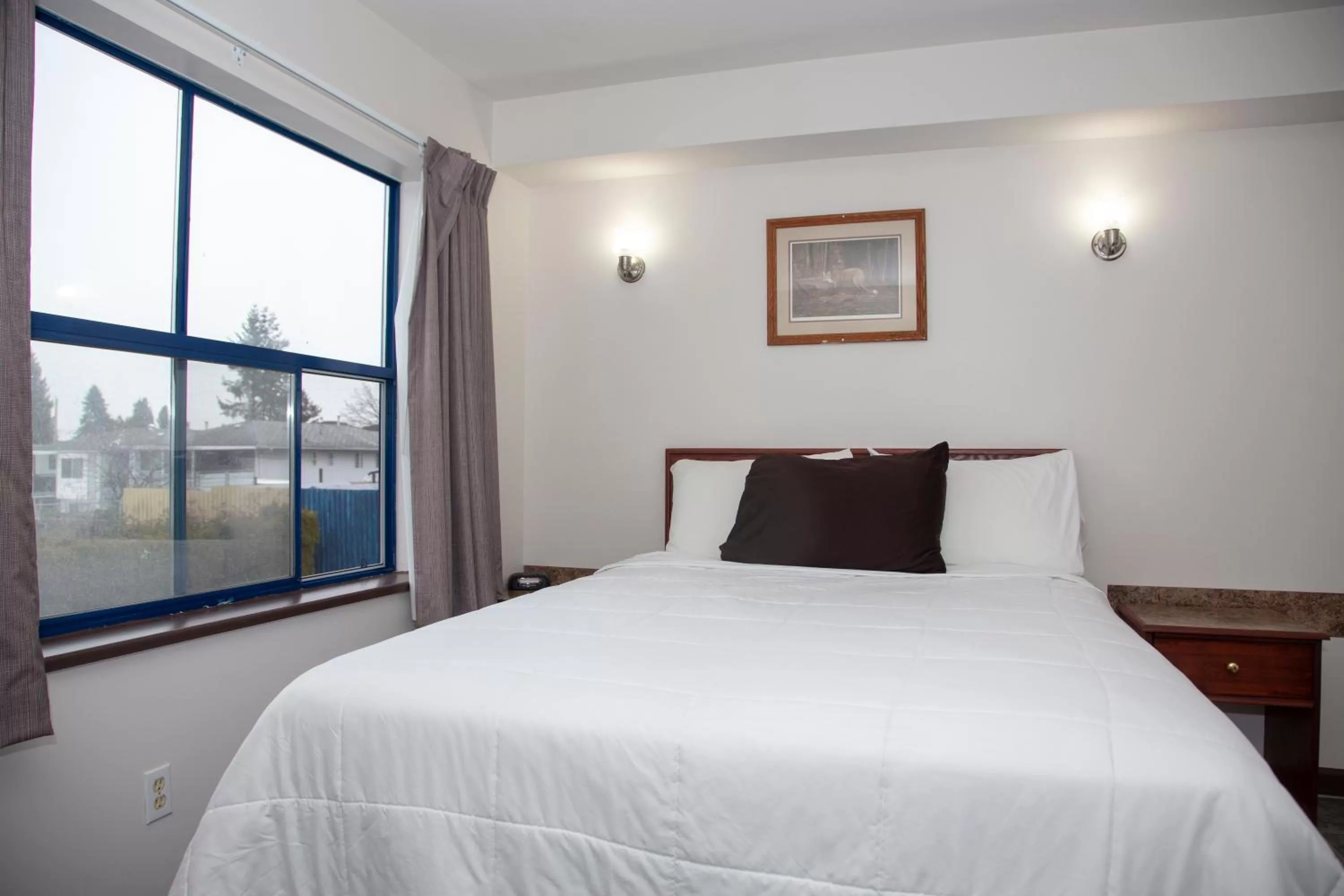 Bedroom, Bed in Happy Day Inn