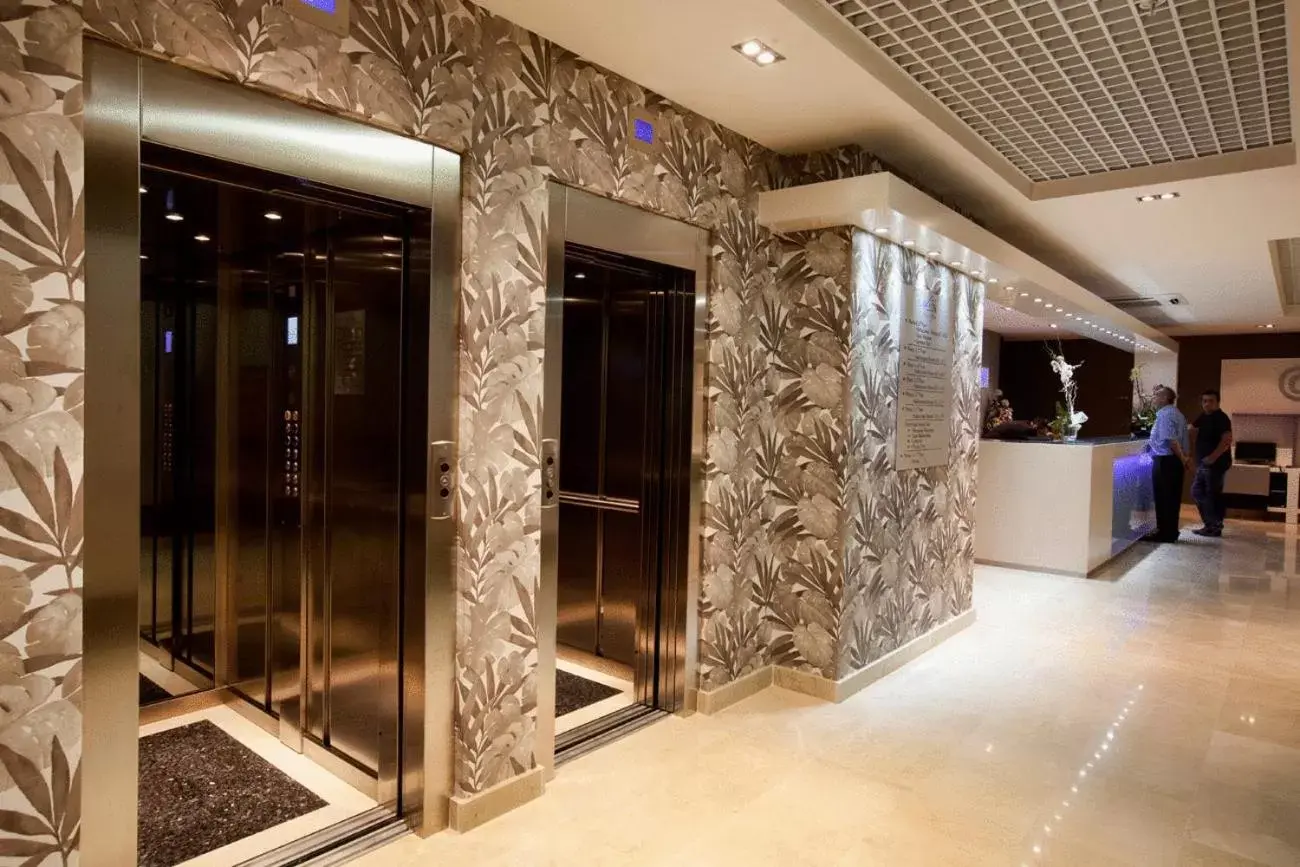 Lobby or reception in Hotel Allon Mediterrania