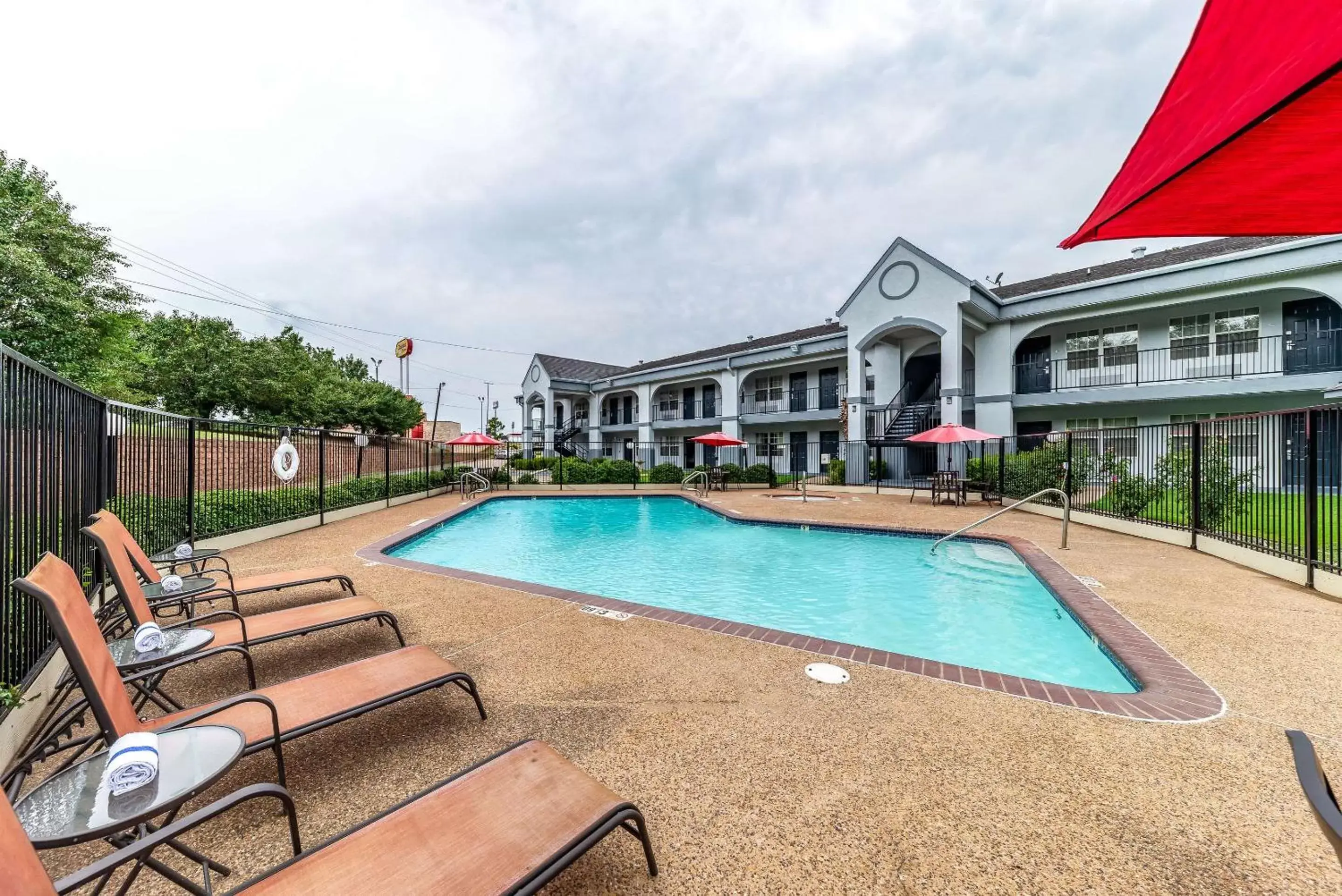 On site, Swimming Pool in Quality Inn & Suites Canton