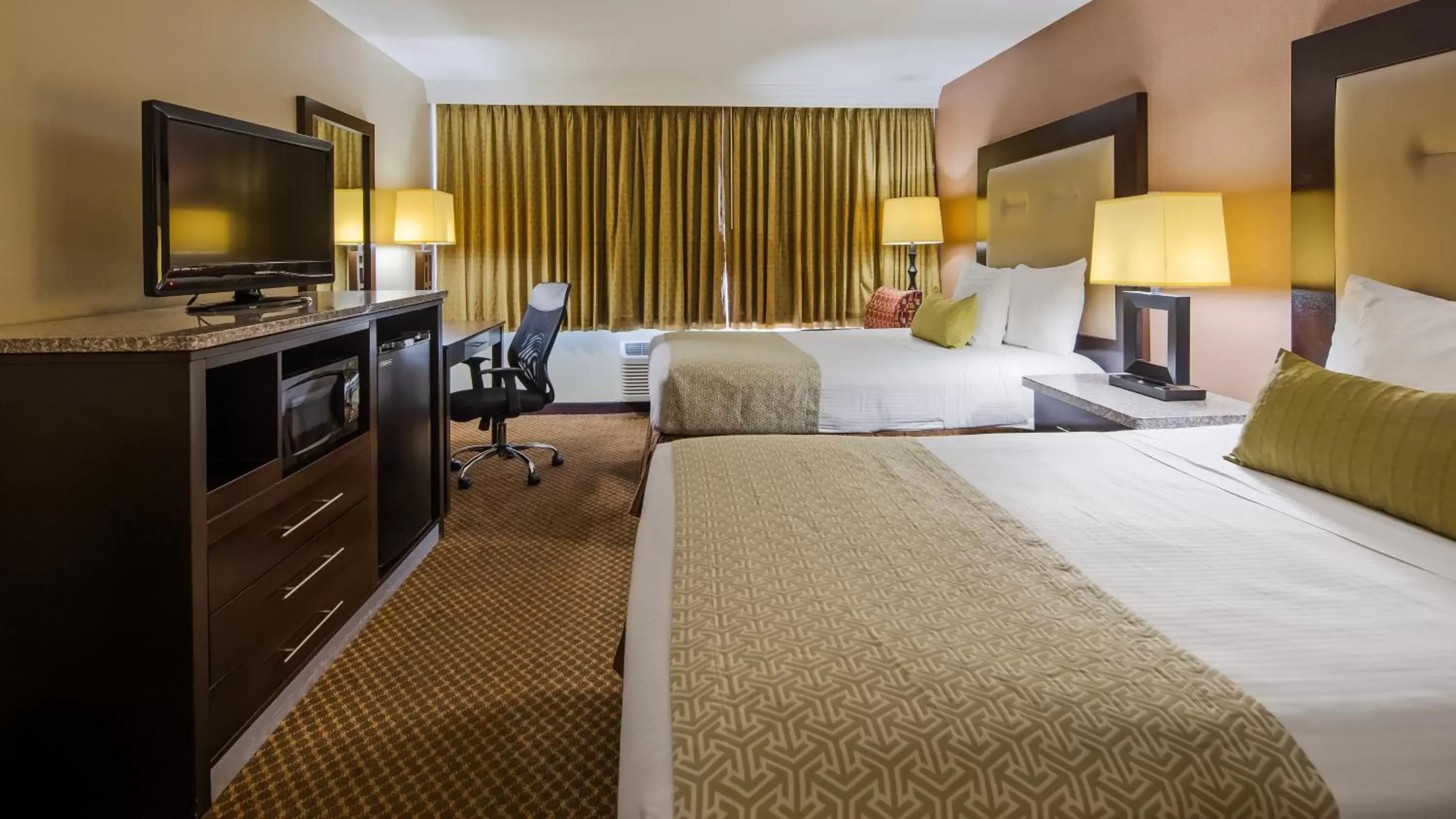 Bedroom, Bed in Best Western Atlantic City Hotel