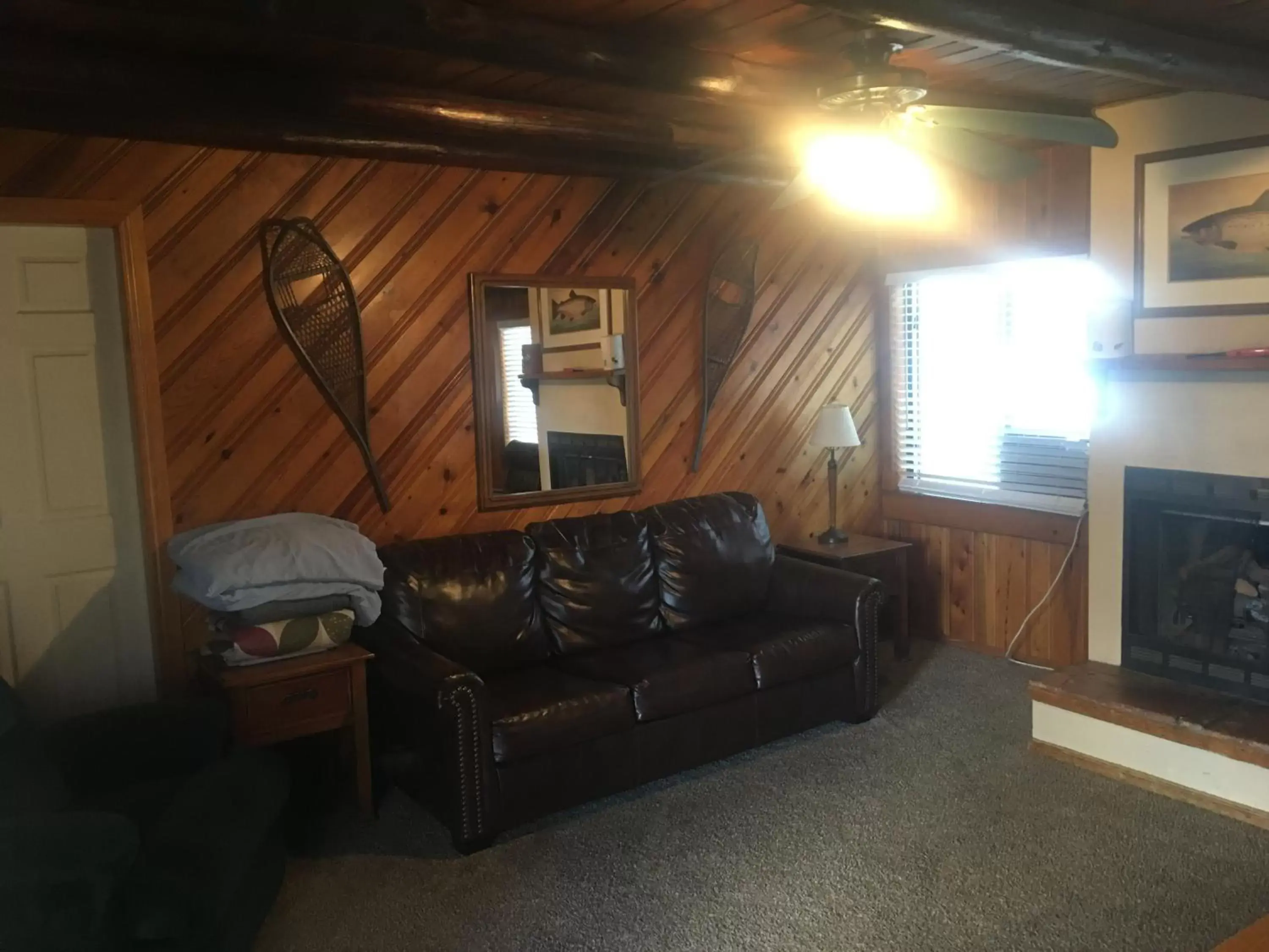 Living room, Seating Area in Rainbows End Fishing Resort