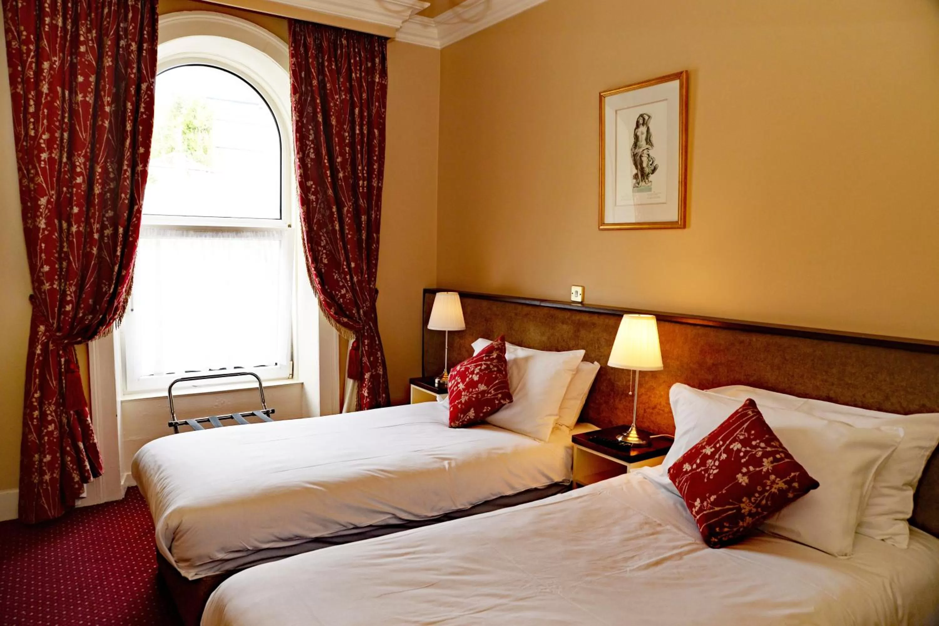 Spring, Bed in Gabriel House Guesthouse