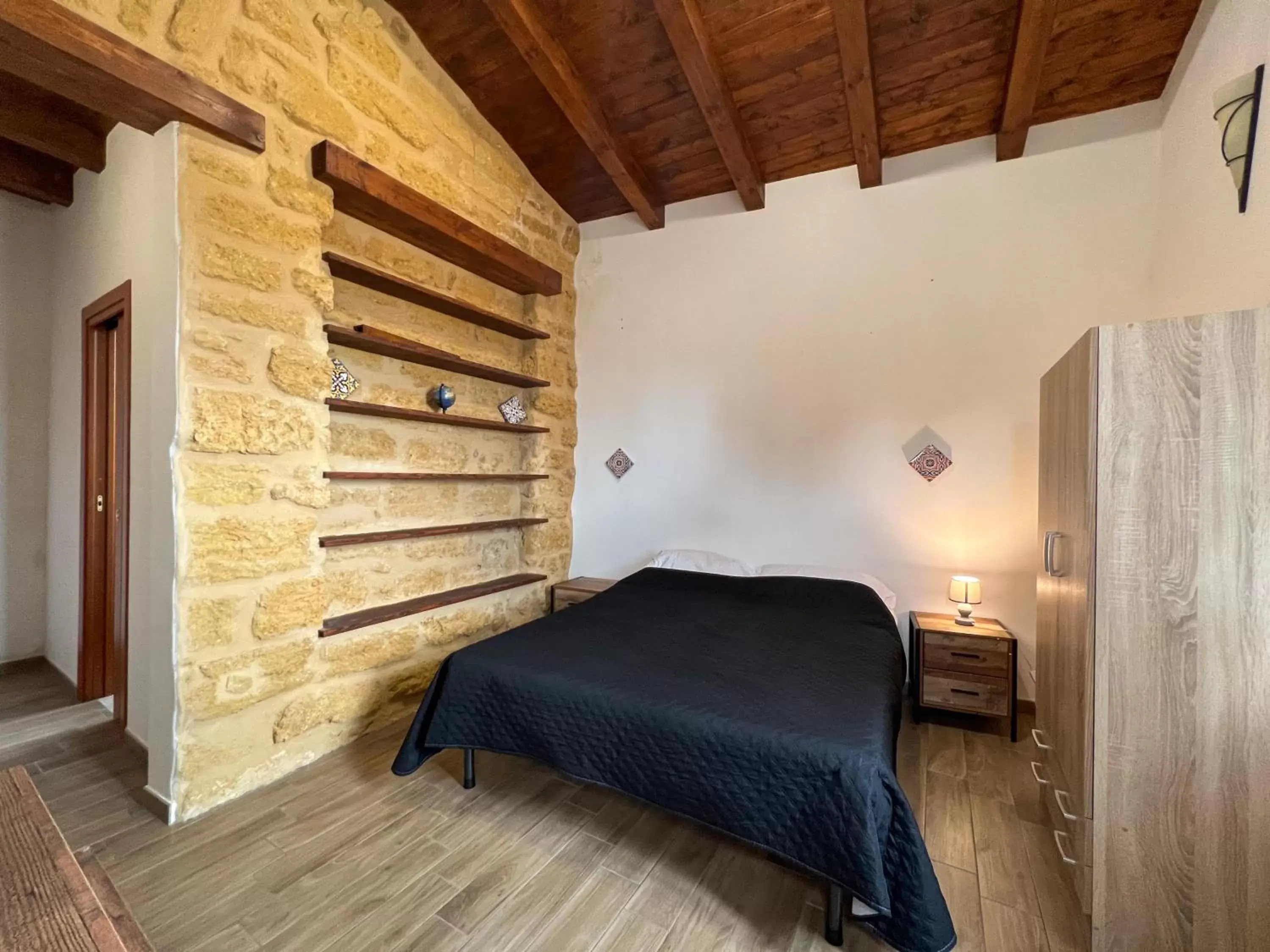 Double Room with Sea View in Night and Day Double Room with Sea View in Night and Day