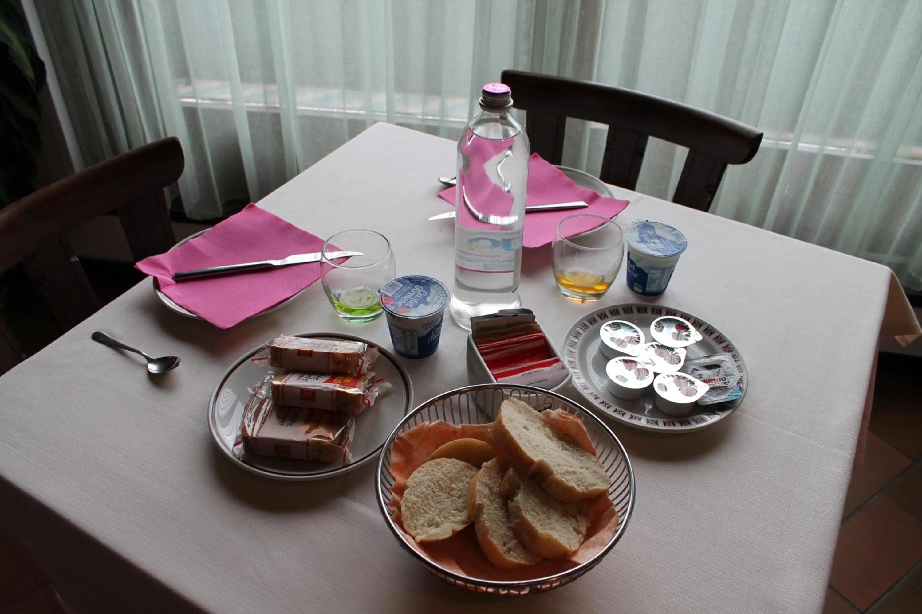 Breakfast in Hotel O'Scugnizzo 2