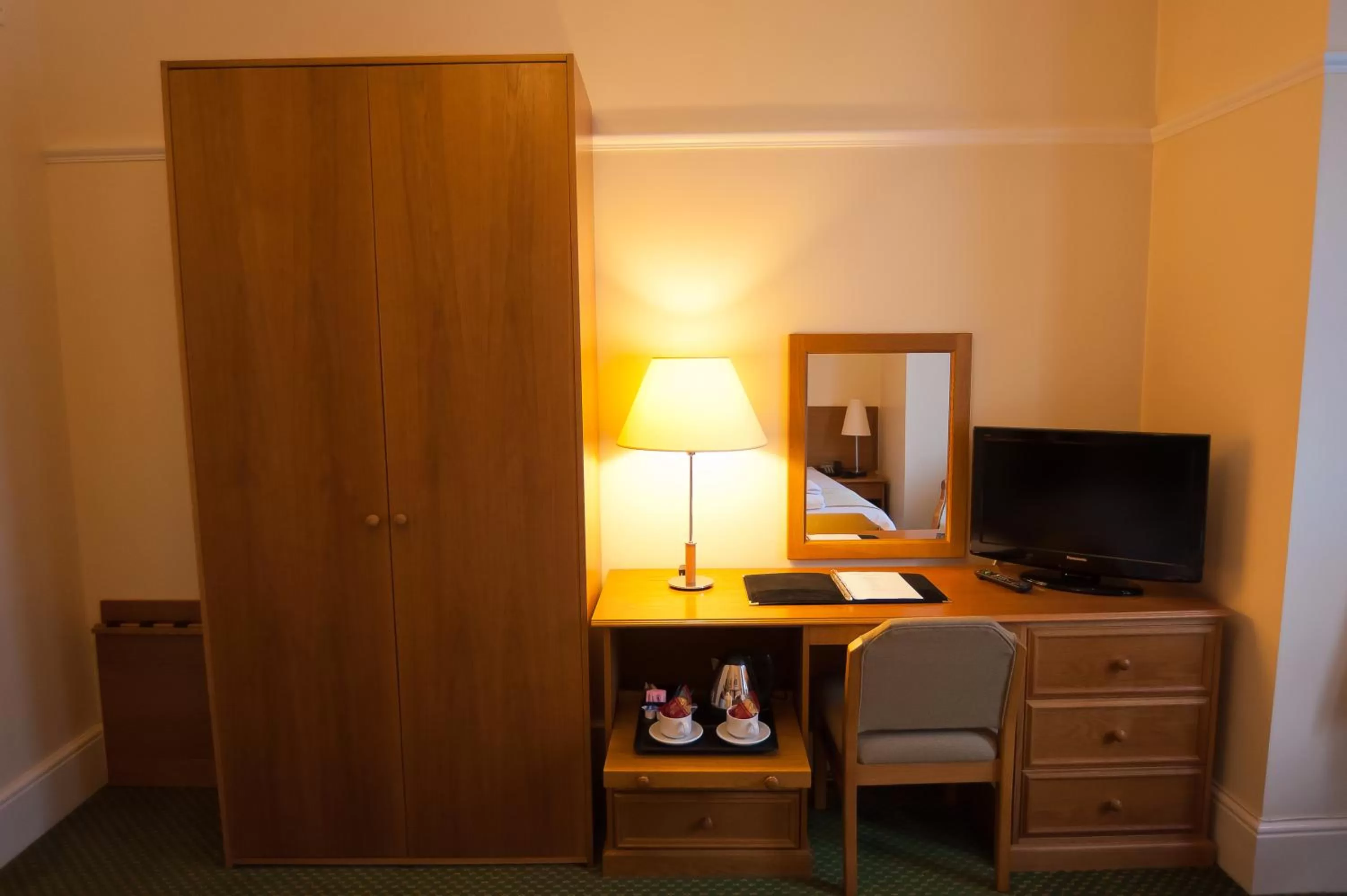 Coffee/tea facilities in A Park View Hotel