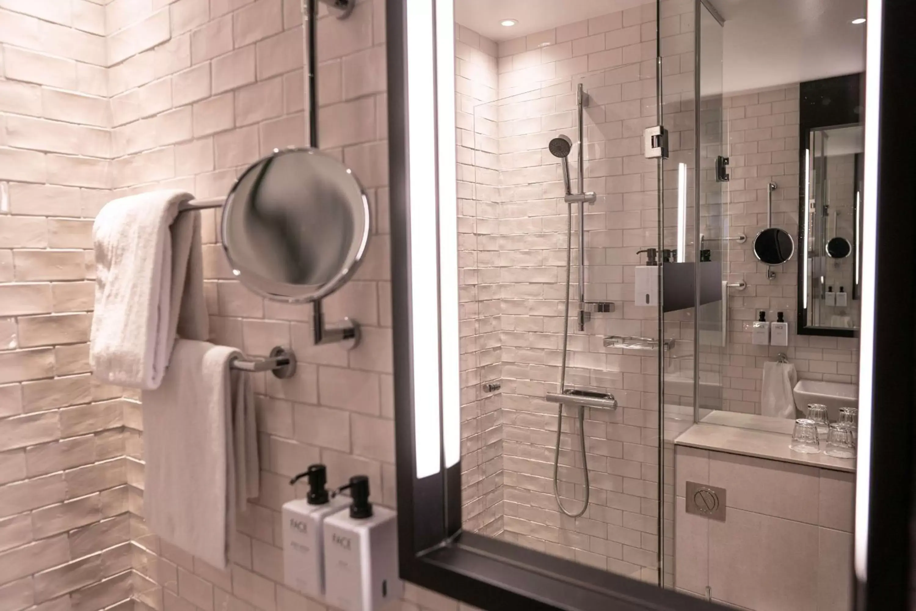 Bathroom in Scandic Grand Central