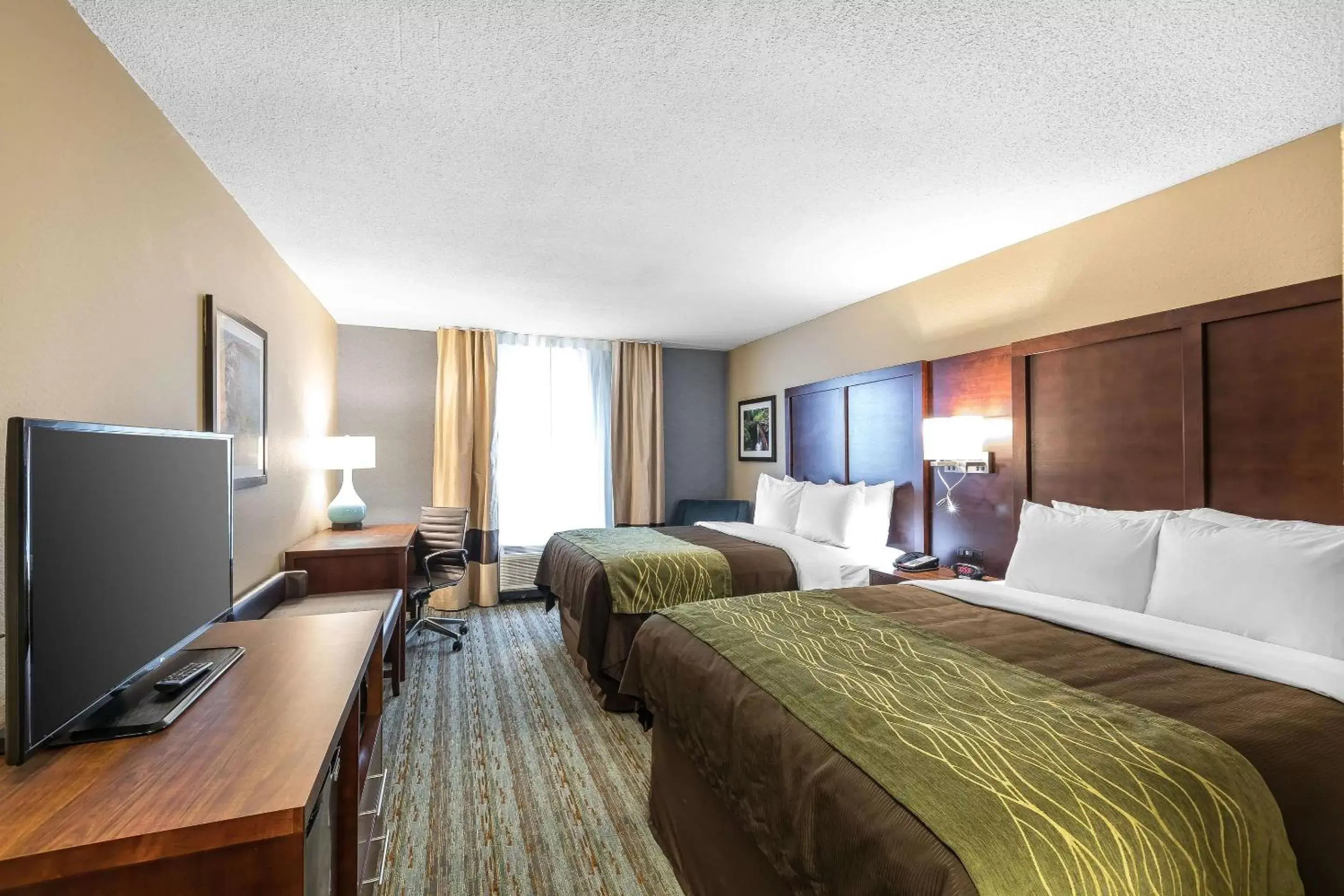 Photo of the whole room in Comfort Inn Bay City - Riverfront