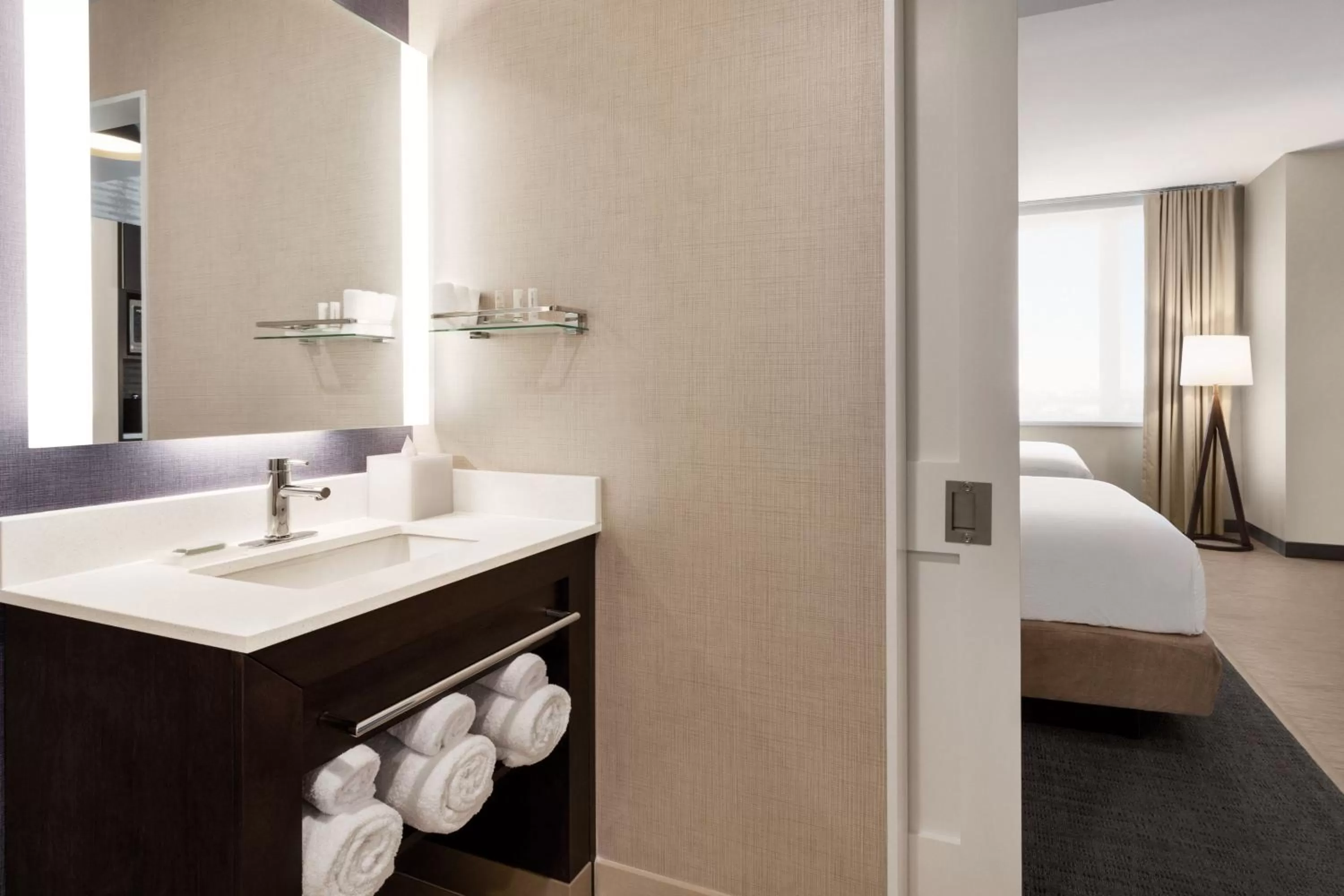 Bathroom, Bed in Residence Inn by Marriott New York JFK Airport
