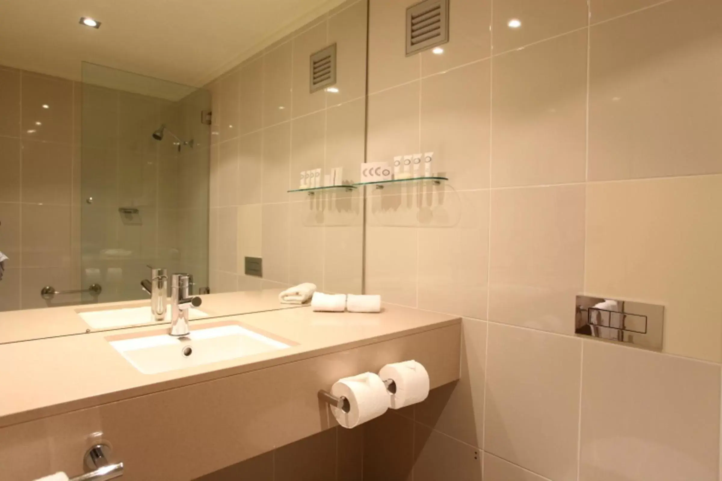 Bathroom in Fairmont Resort & Spa Blue Mountains MGallery by Sofitel