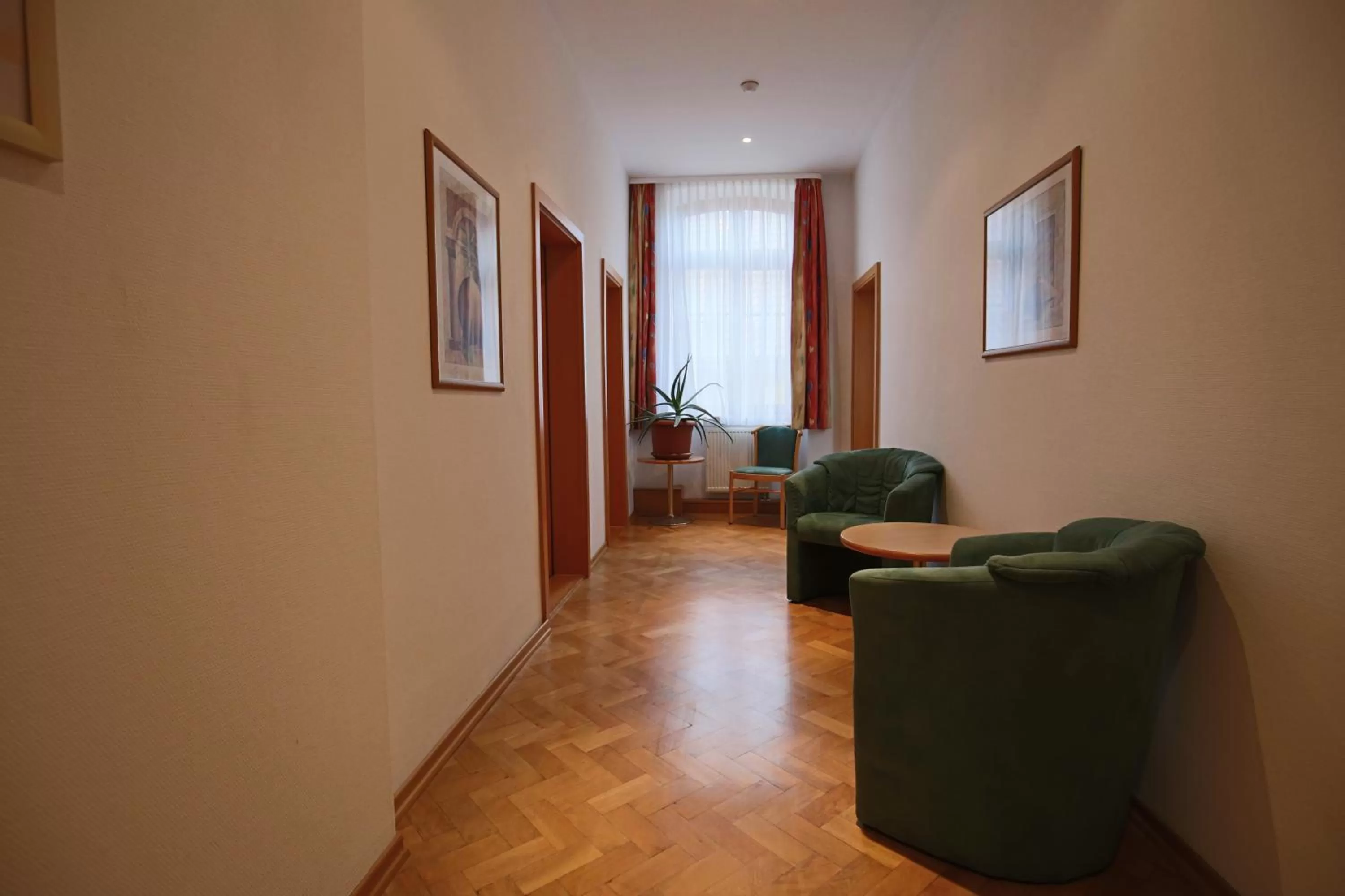 Seating area in Hotel Restaurant Hambacher WInzer