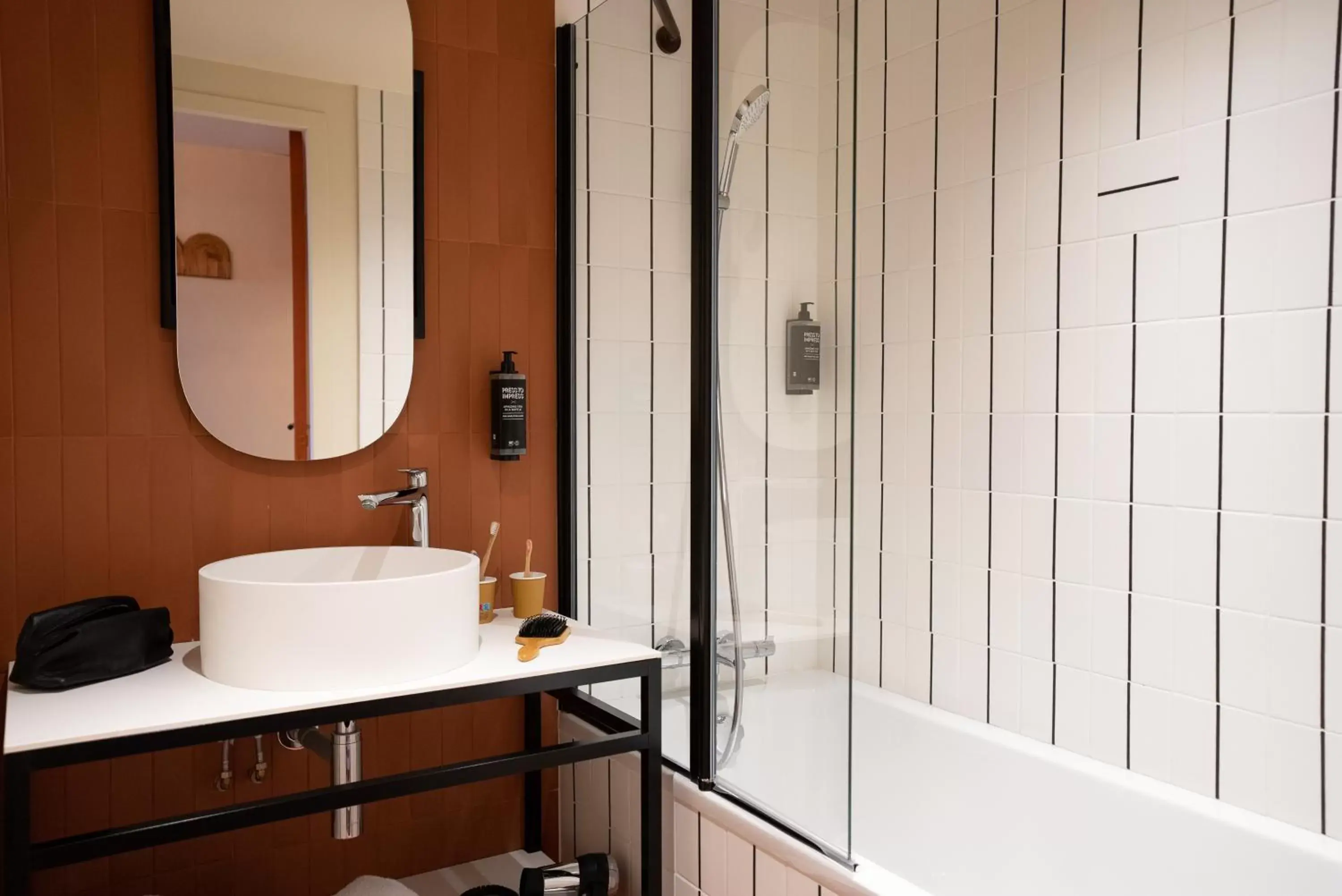Bathroom in ibis Styles Montauban