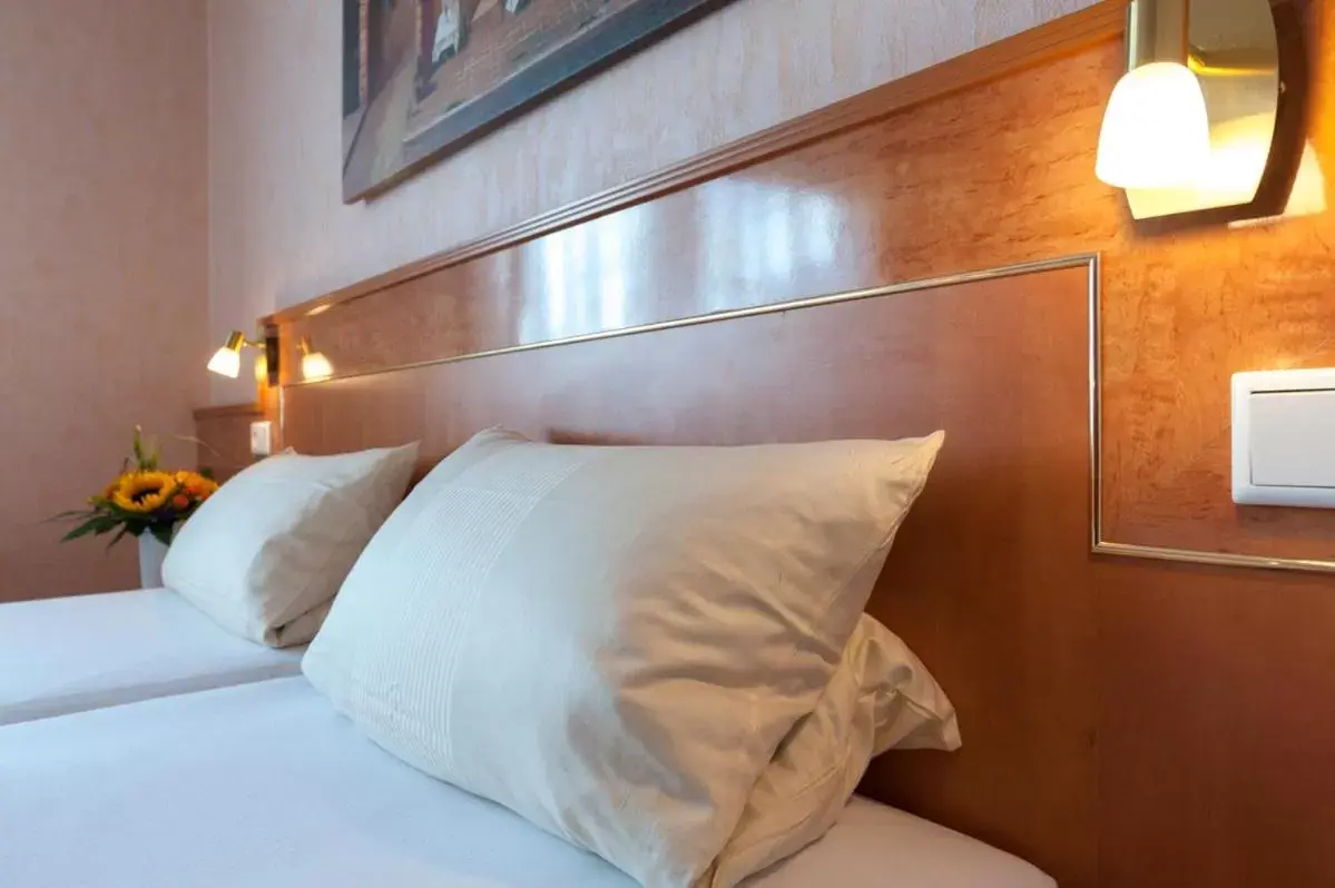 Bed in Hotel Heide Residenz