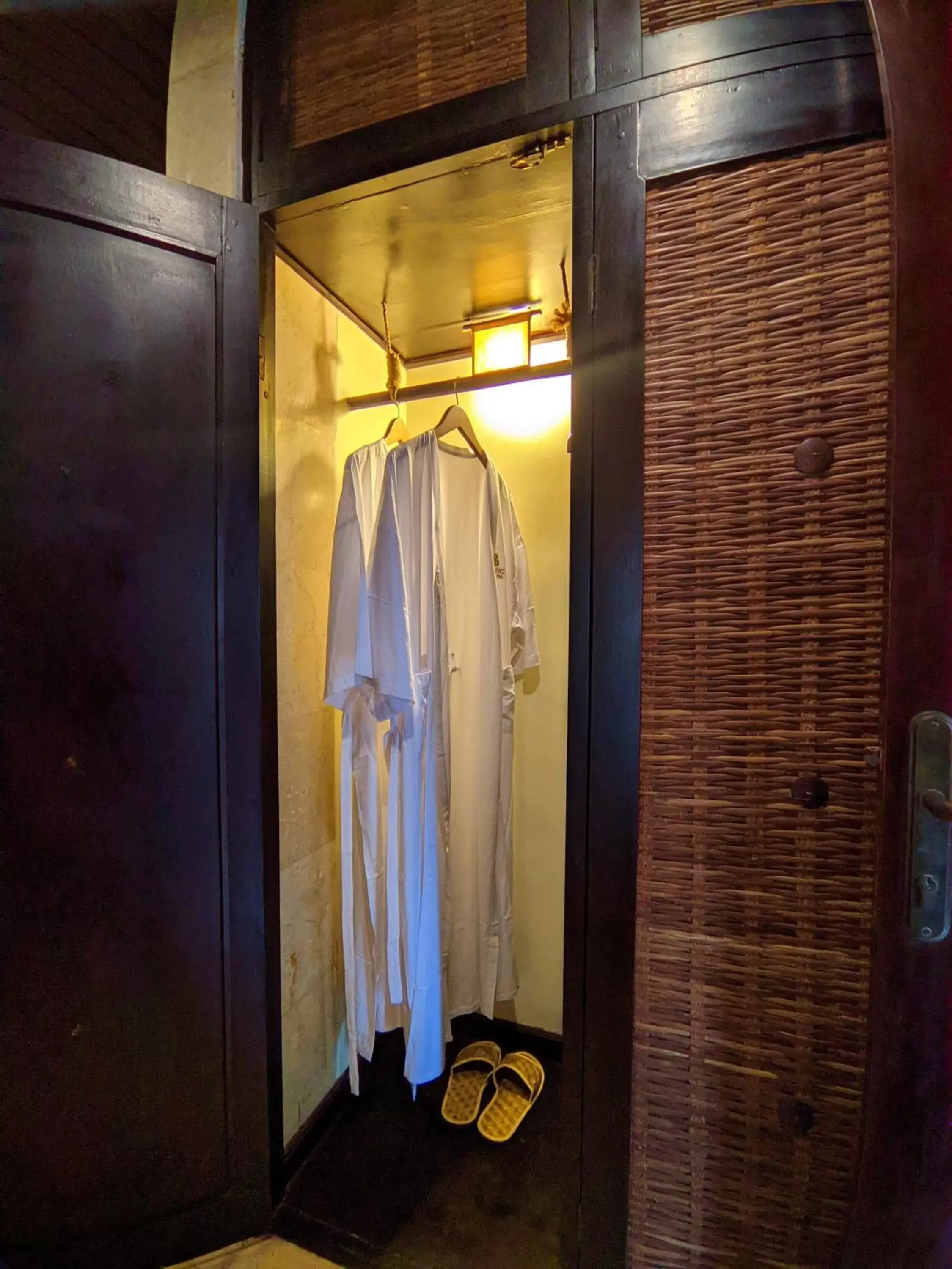 wardrobe, Bathroom in Barong Resort and Spa