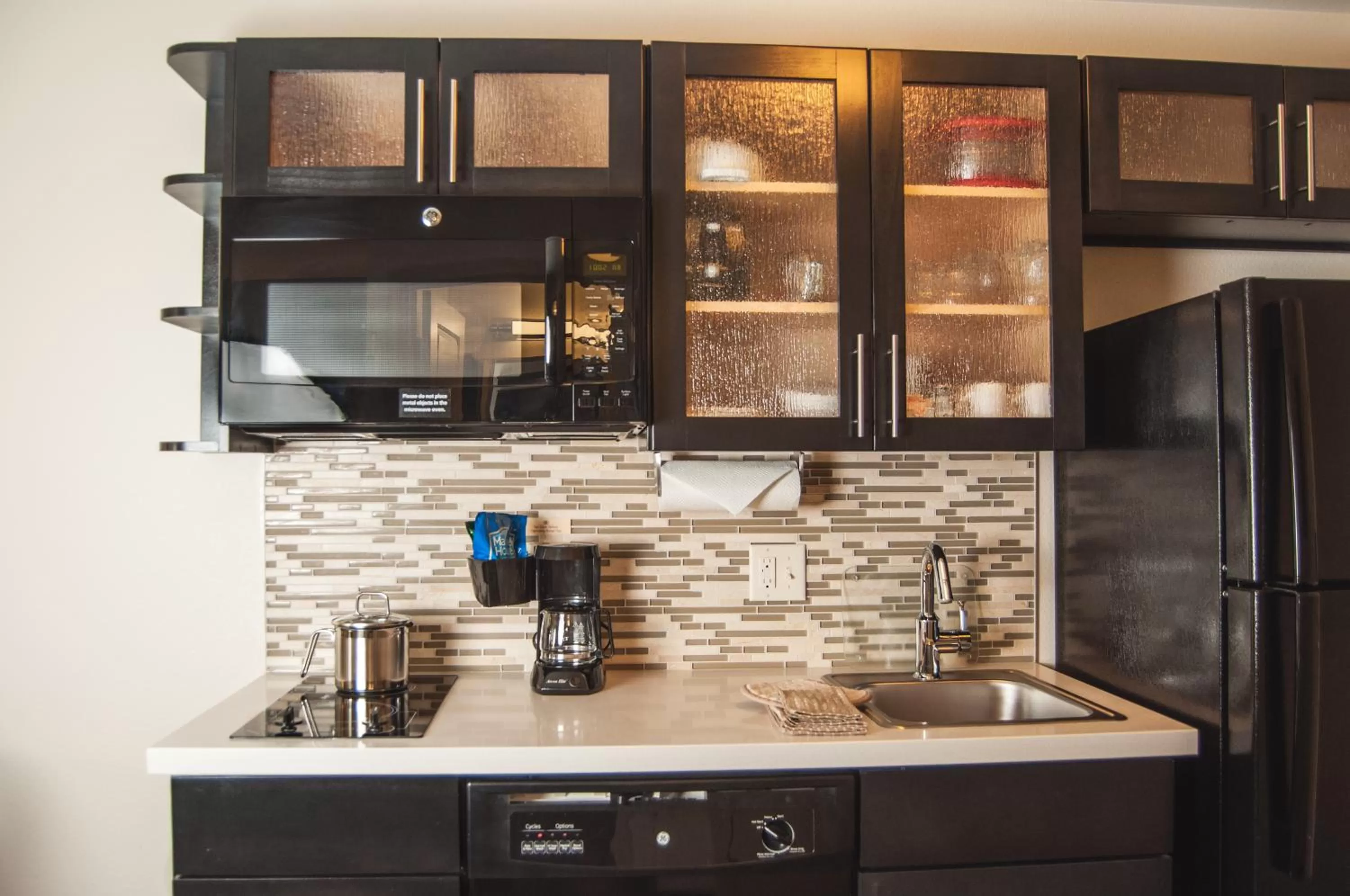 Kitchen or kitchenette in Candlewood Suites Fort Collins by IHG