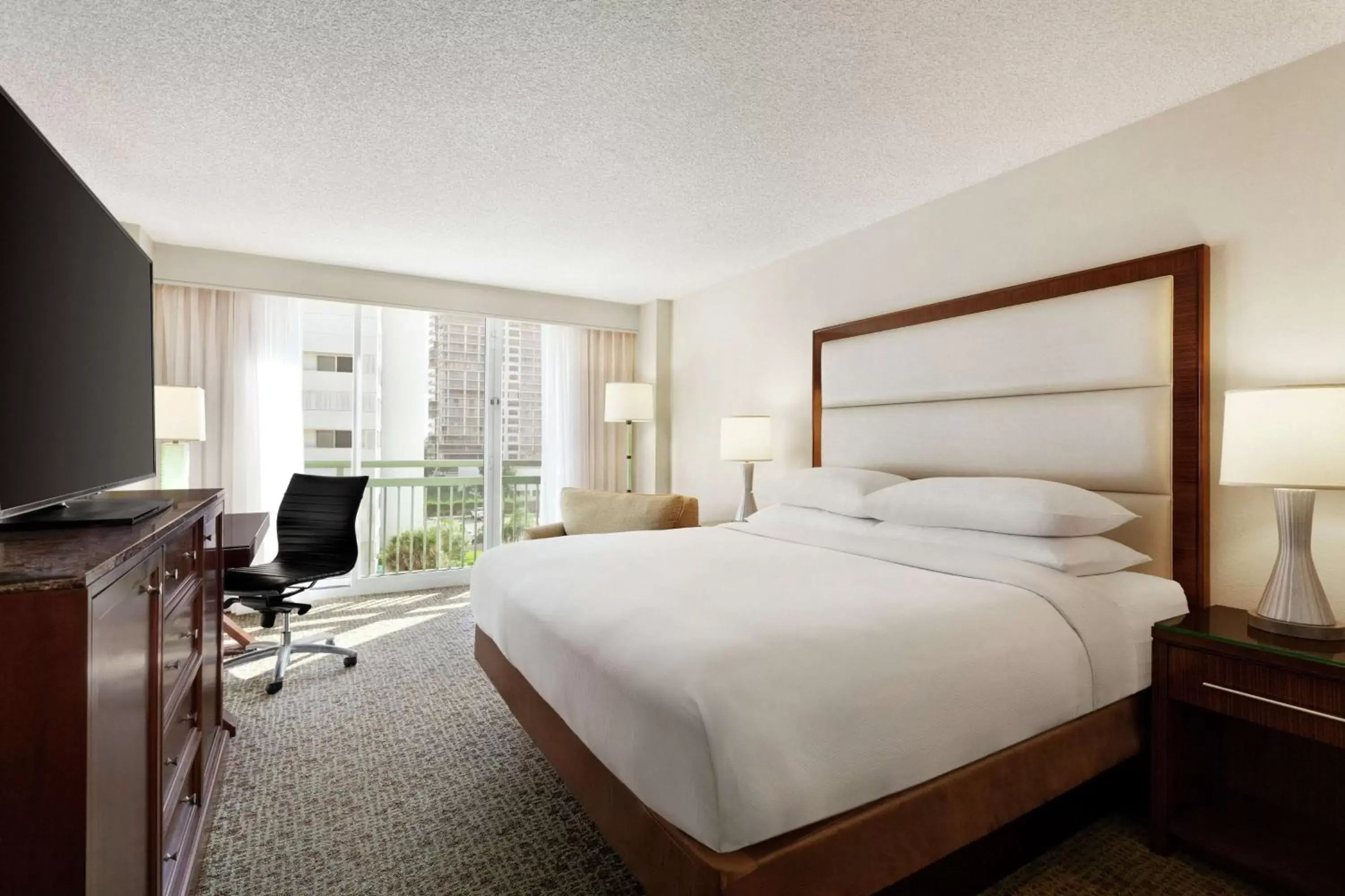 Bedroom, Bed in Hilton Singer Island Oceanfront Palm Beaches Resort
