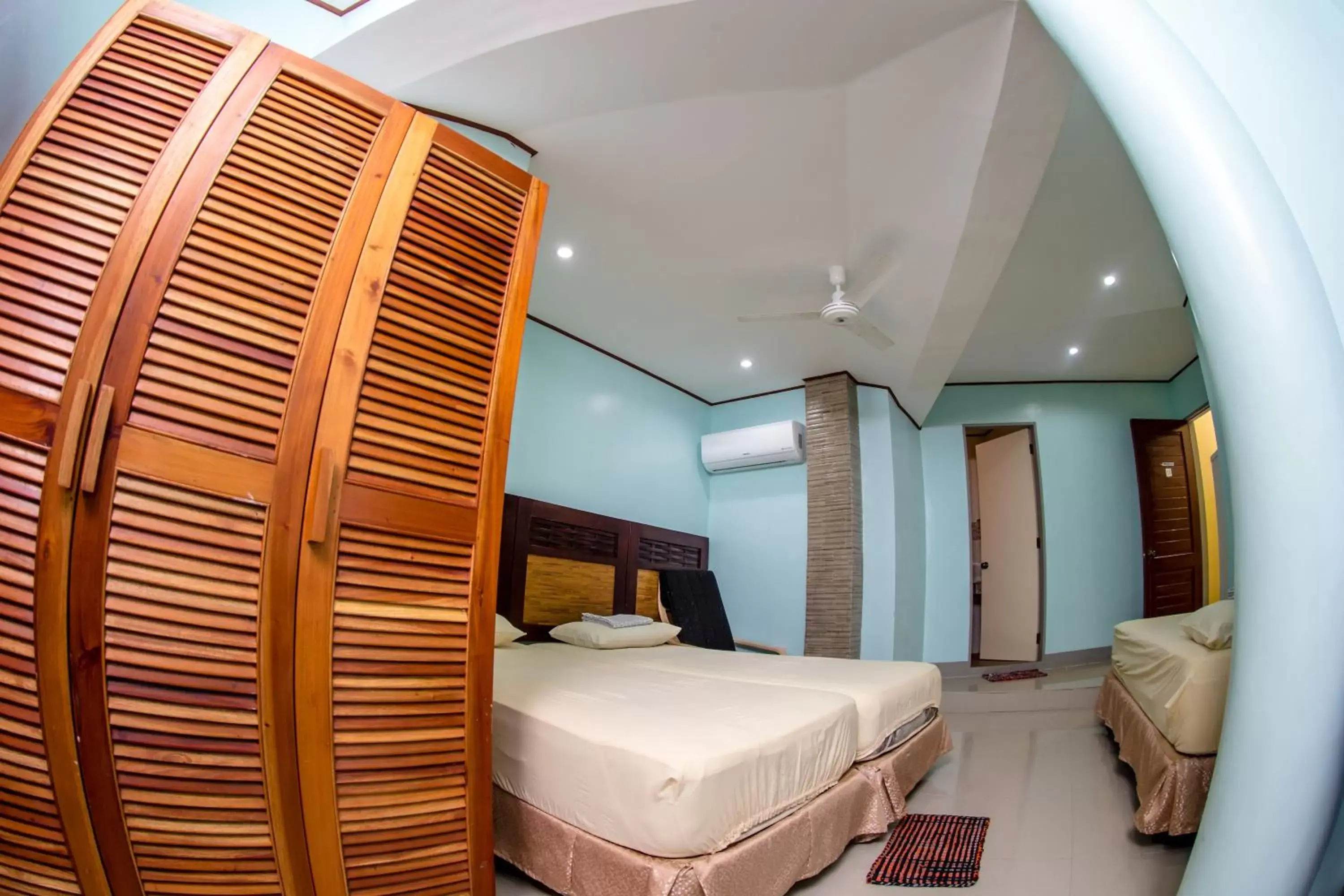 Bedroom, Bed in Oslob Seafari Resort