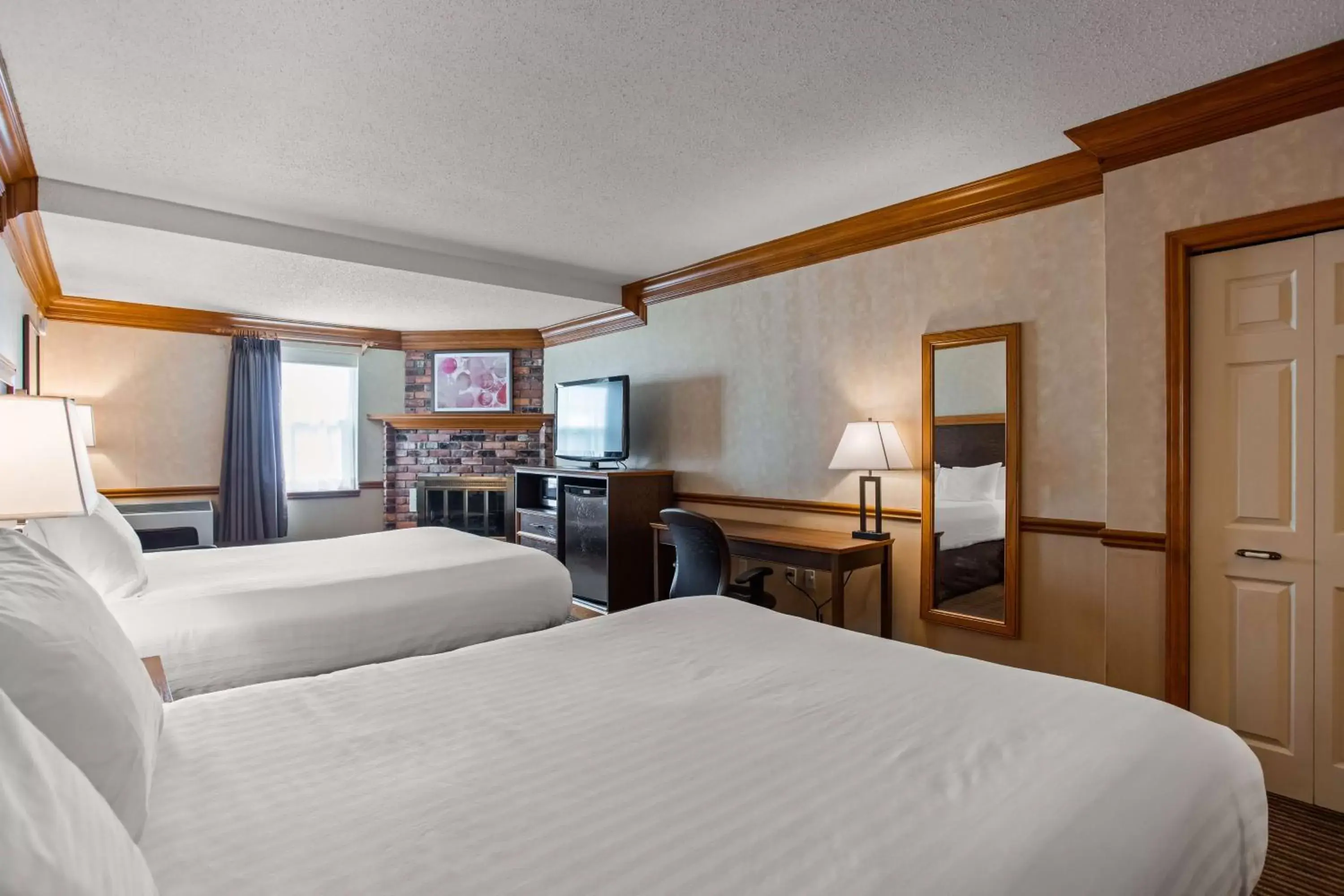Photo of the whole room, Bed in Best Western Parkway Inn & Conference Centre