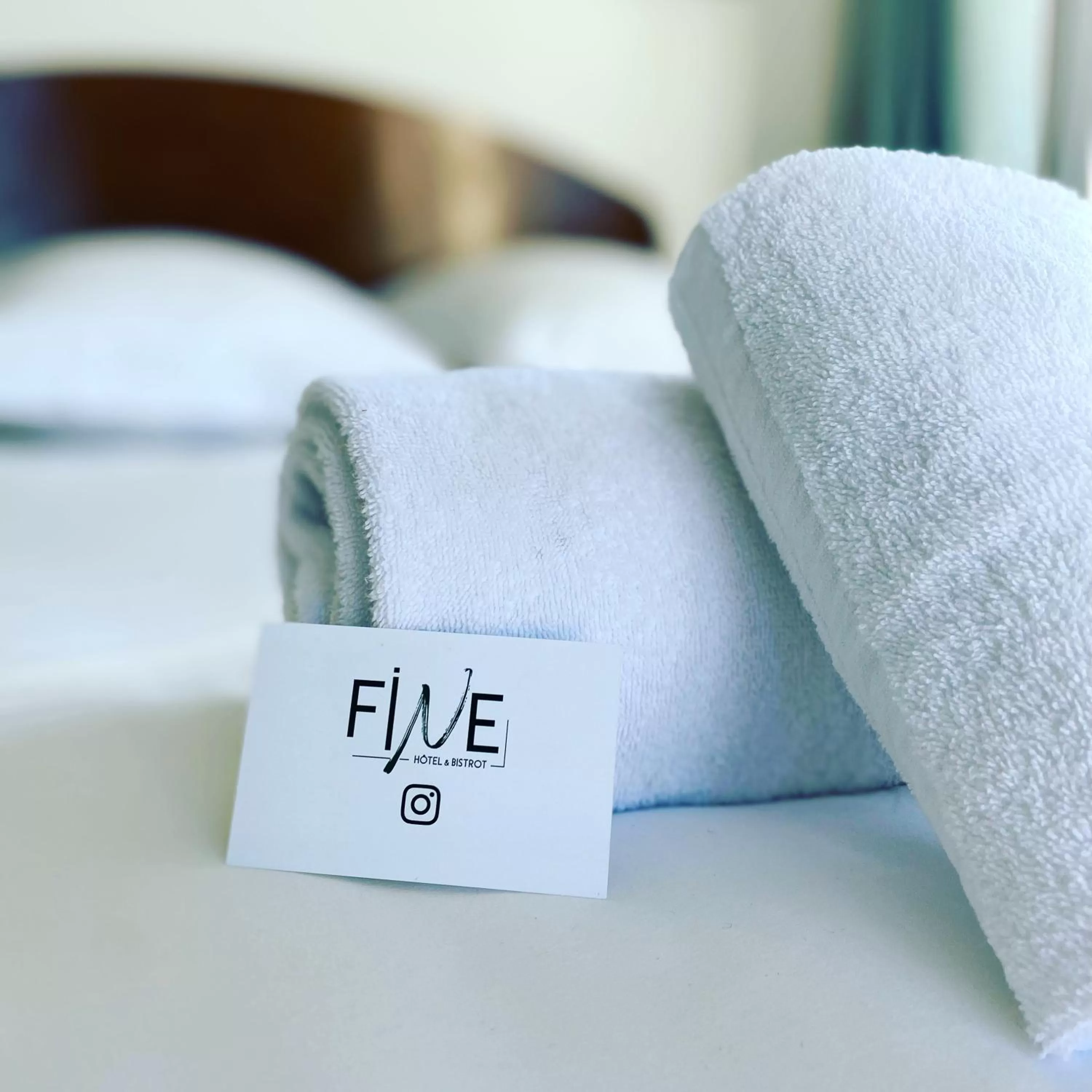 Logo/Certificate/Sign, Bed in Hotel Bistrot FINE