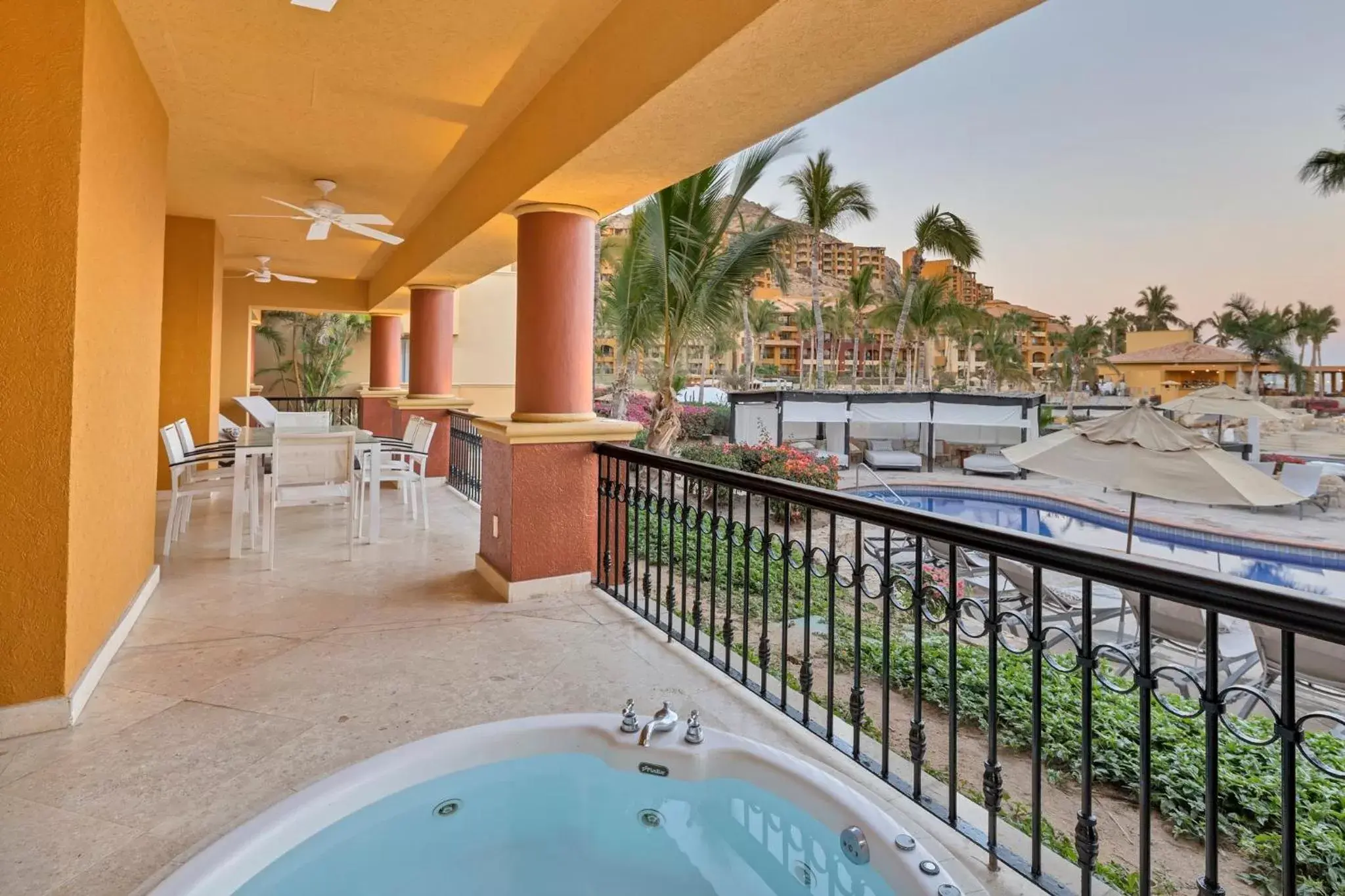 Swimming pool in Grand Fiesta Americana Los Cabos All Inclusive Golf & Spa