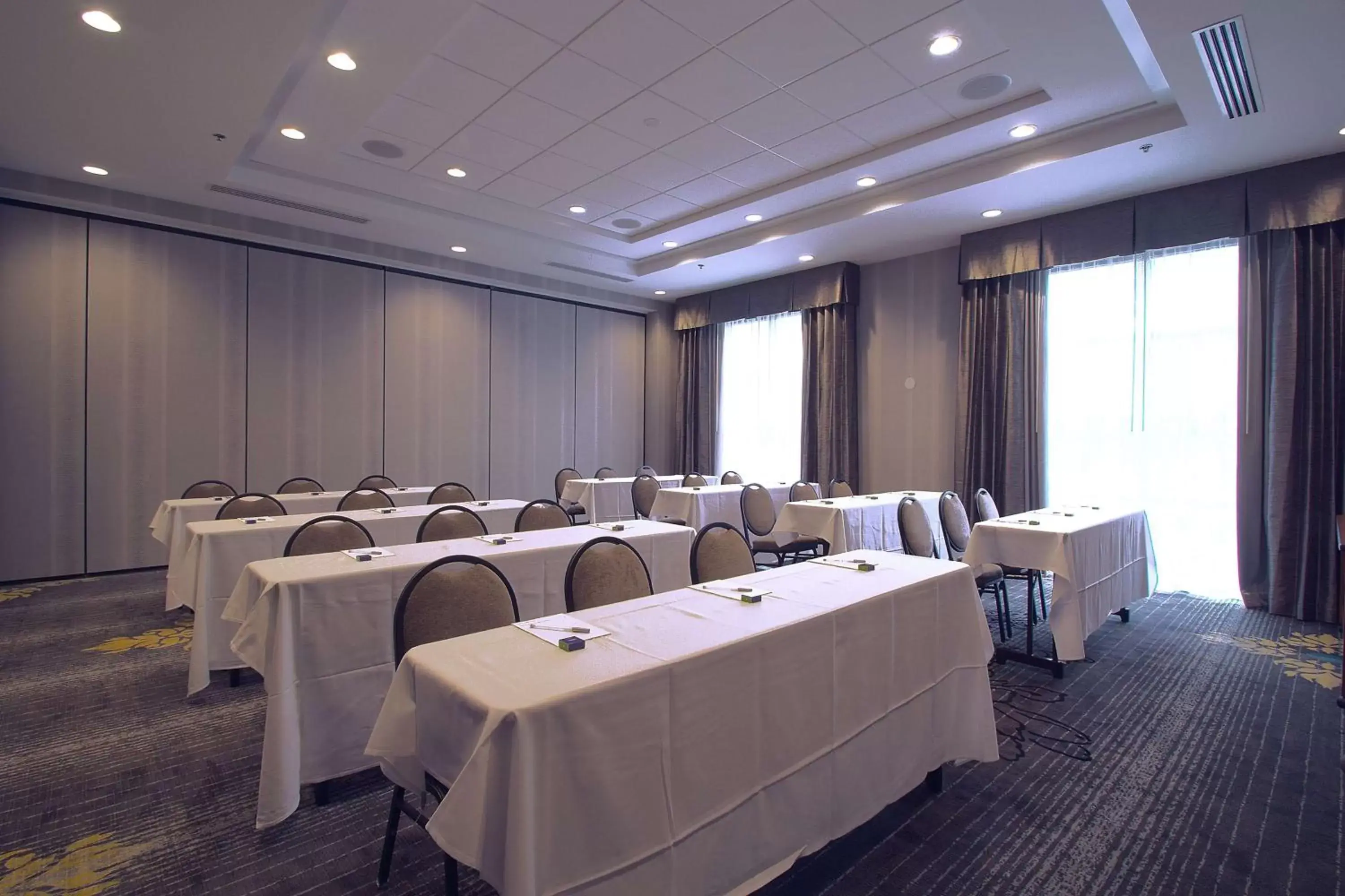 Meeting/conference room in Hampton Inn & Suites Columbus/University Area