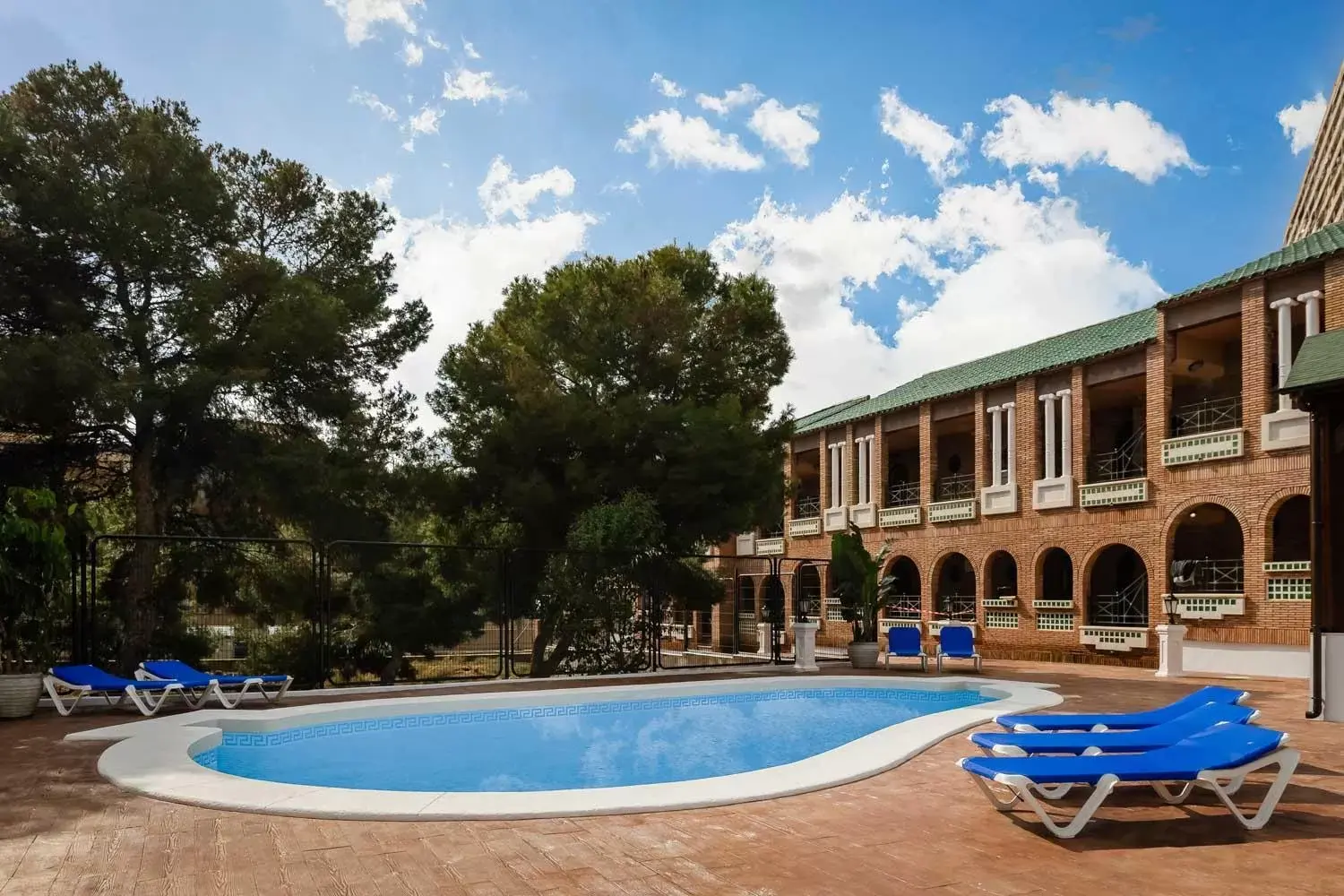 Swimming Pool in Hotel Boutique Calas de Alicante