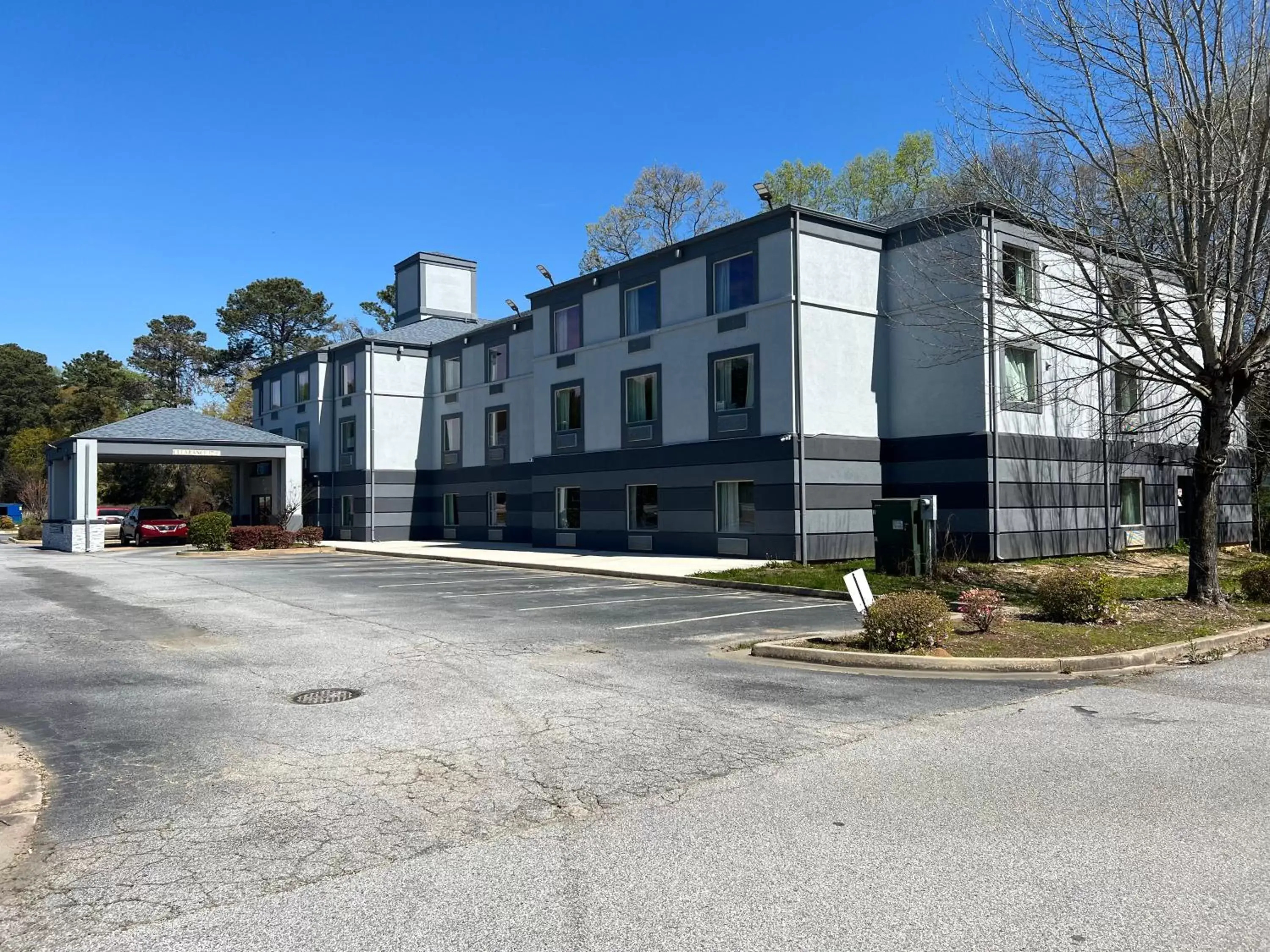 Property Building in Jamestown inn & Suites