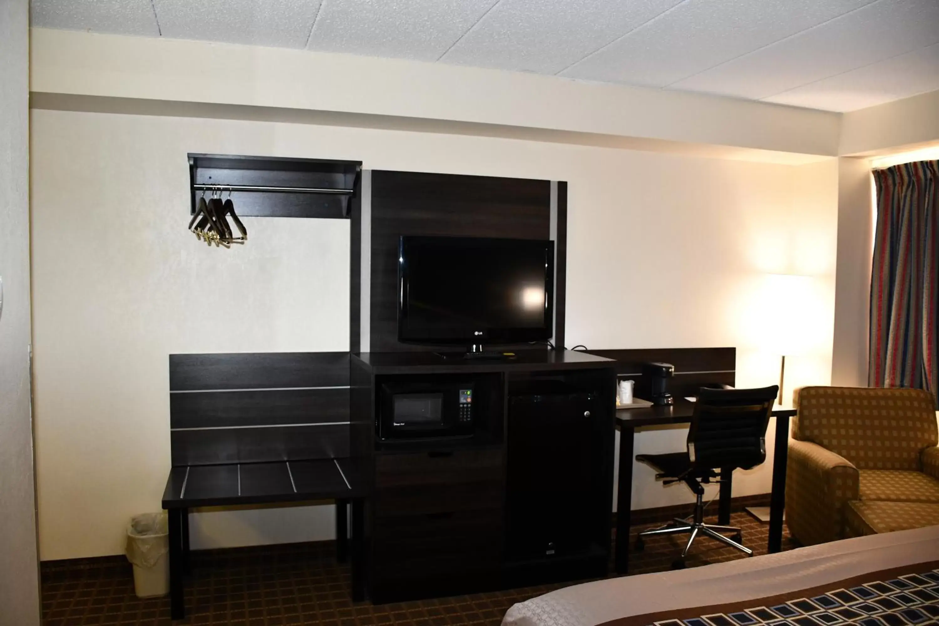 TV/Entertainment Center in Stillwater Inn & Suites