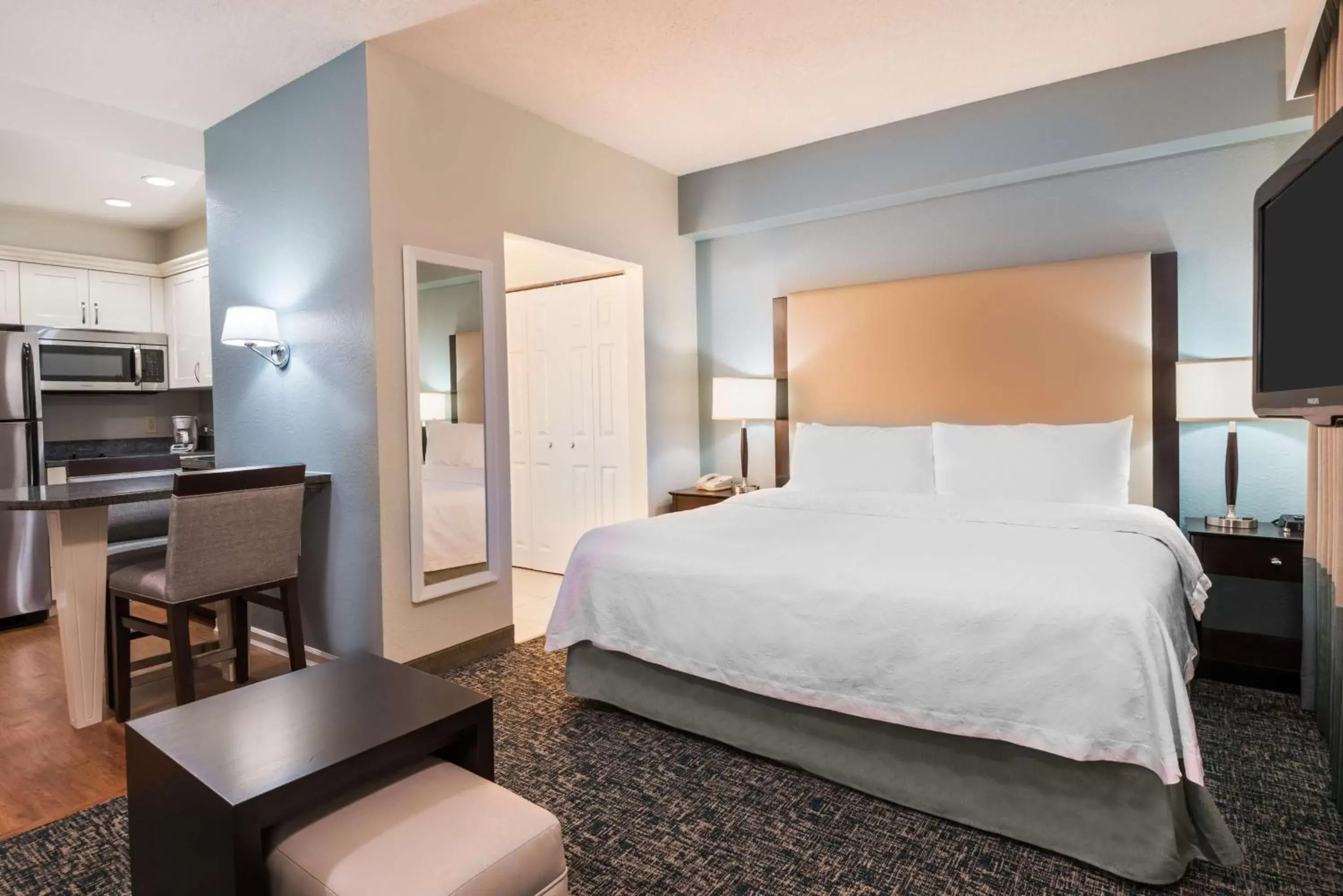 Kitchen or kitchenette, Bed in Homewood Suites by Hilton Bonita Springs