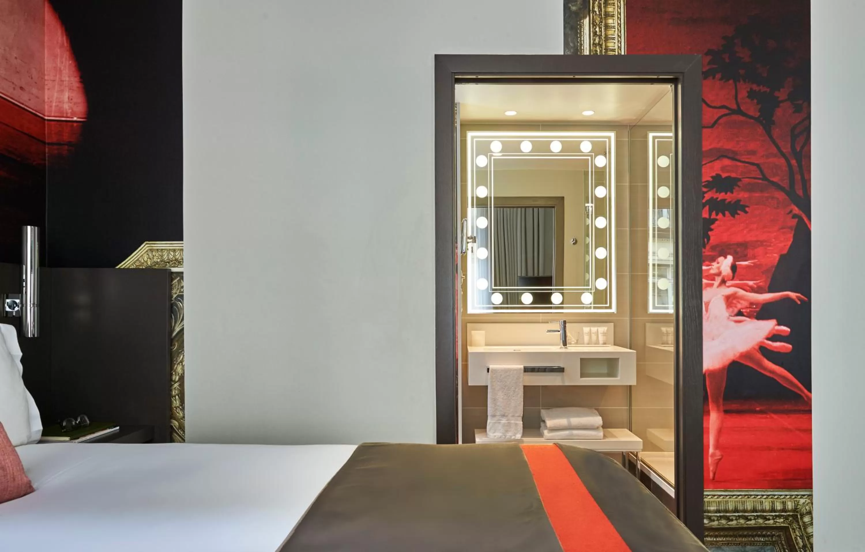 Photo of the whole room, Bed in Hotel Indigo Paris - Opera by IHG