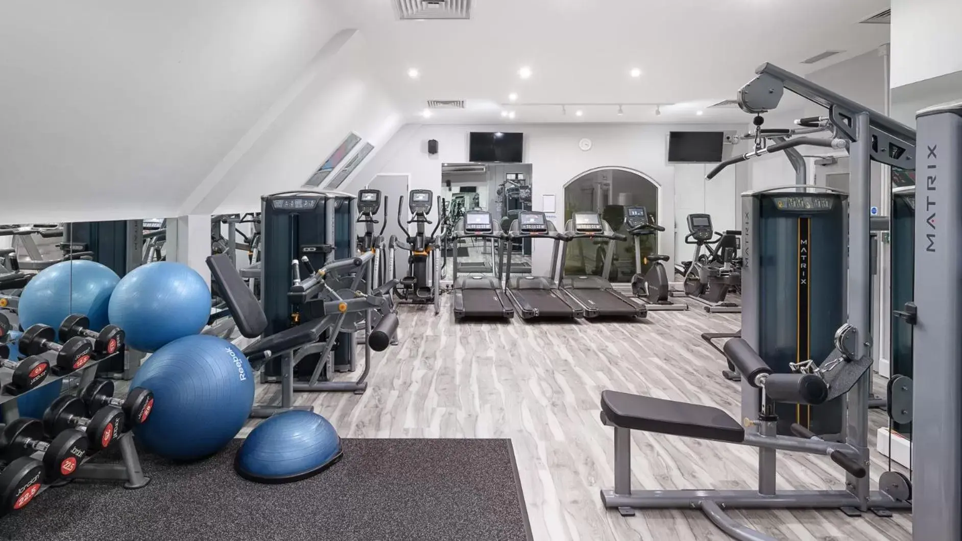 Fitness centre/facilities, Fitness Center/Facilities in voco - Oxford Spires, an IHG Hotel