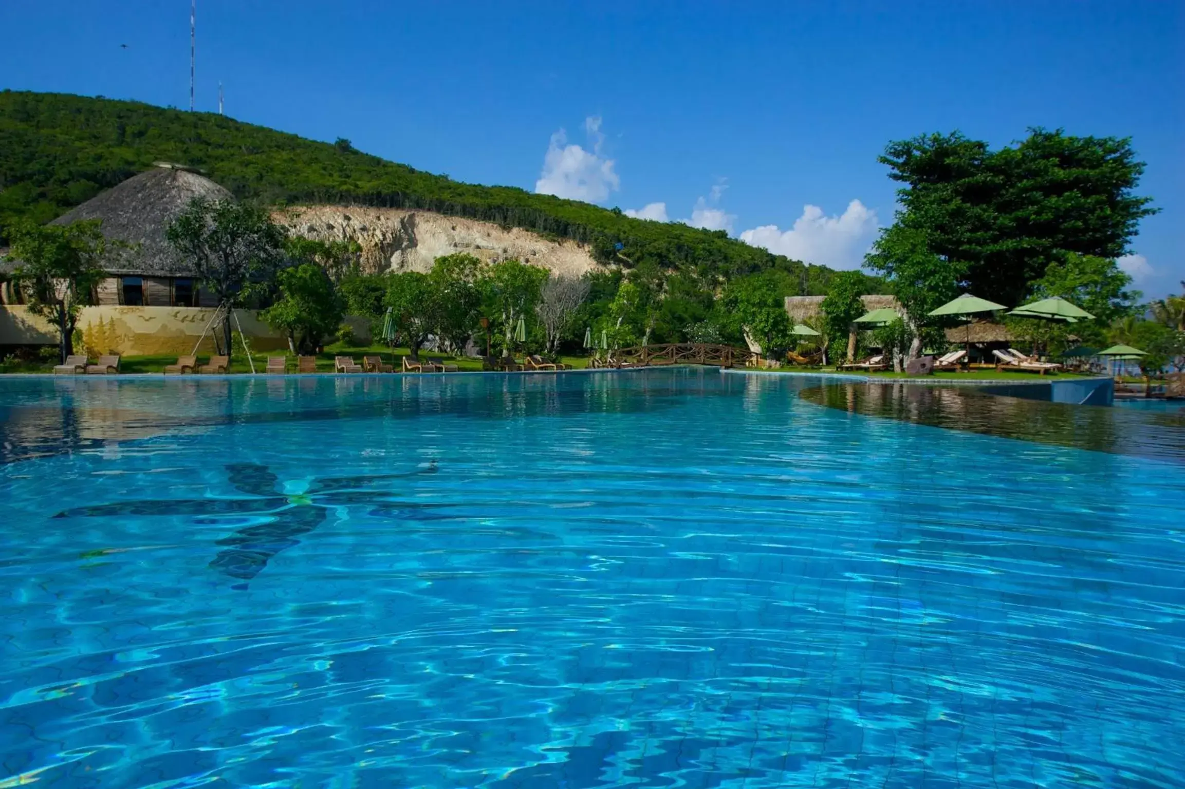 Day, Swimming Pool in Hon Tam Resort