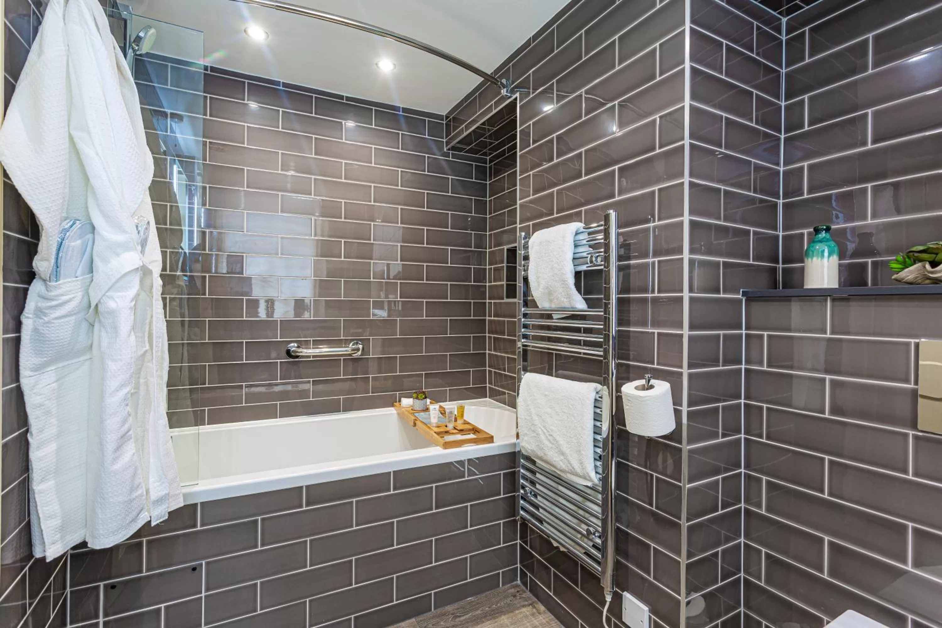 Bathroom in The Rutland Arms Hotel, Bakewell, Derbyshire - The Coaching Inn Group