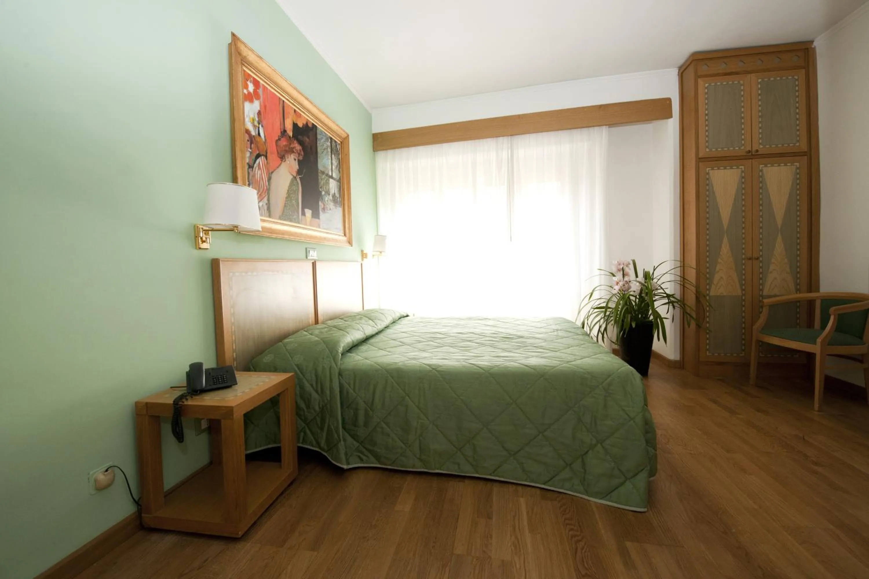 Bedroom, Bed in Hotel Touring