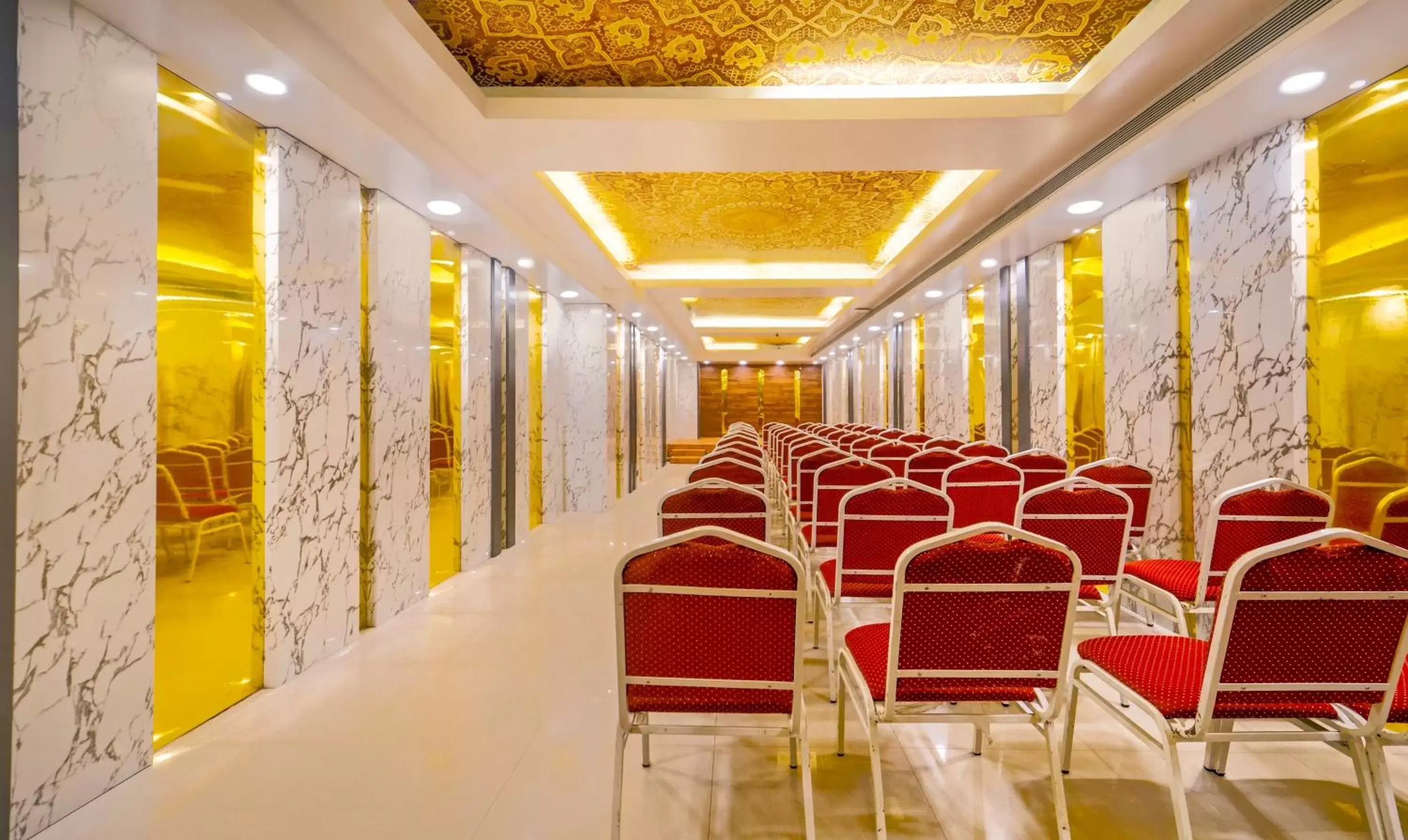 Banquet/Function facilities in FabHotel Golden Swan Chennai Airport Free Pickup & Drop