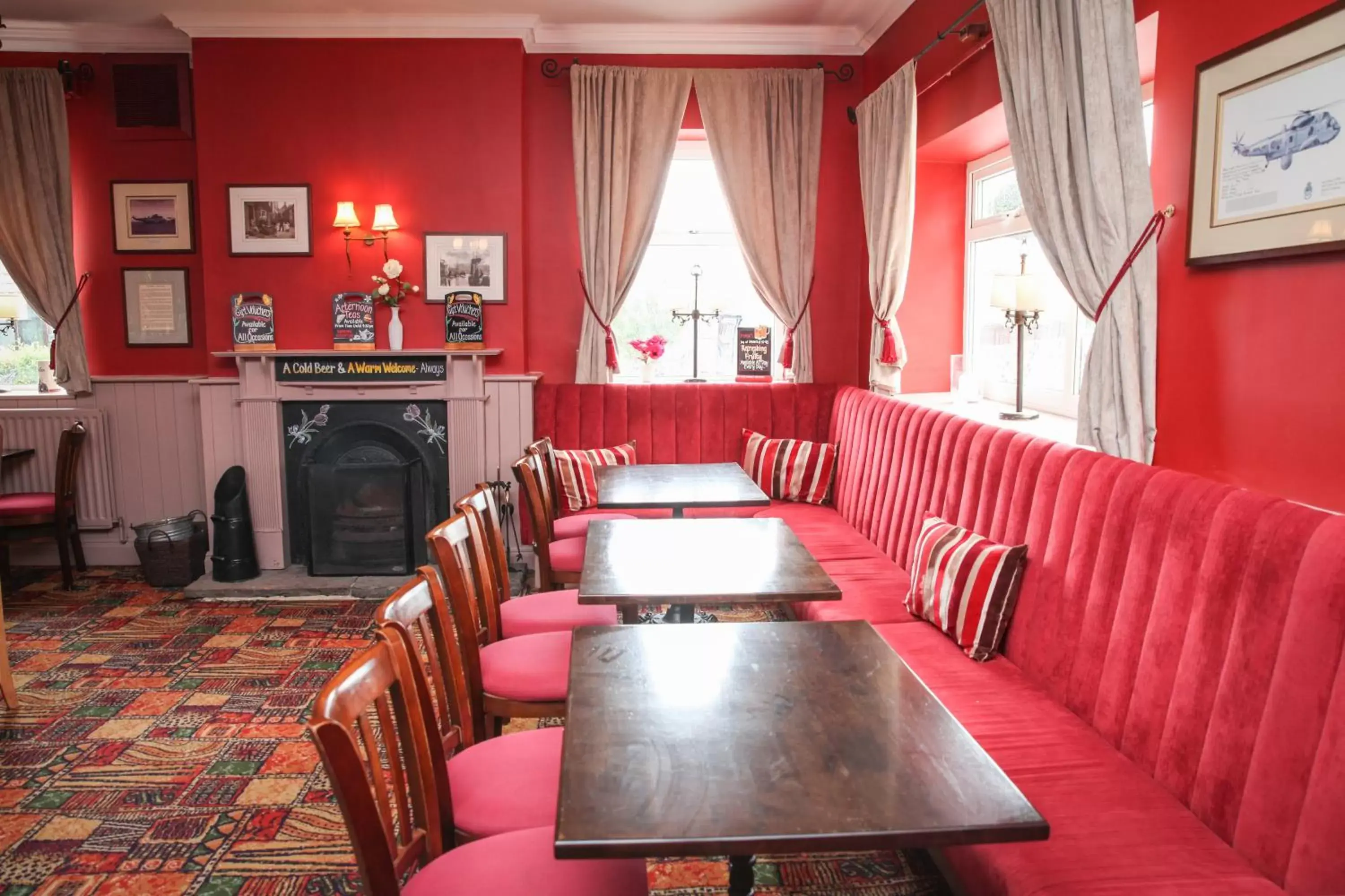 Restaurant/Places to Eat in The White House Inn - Whitby