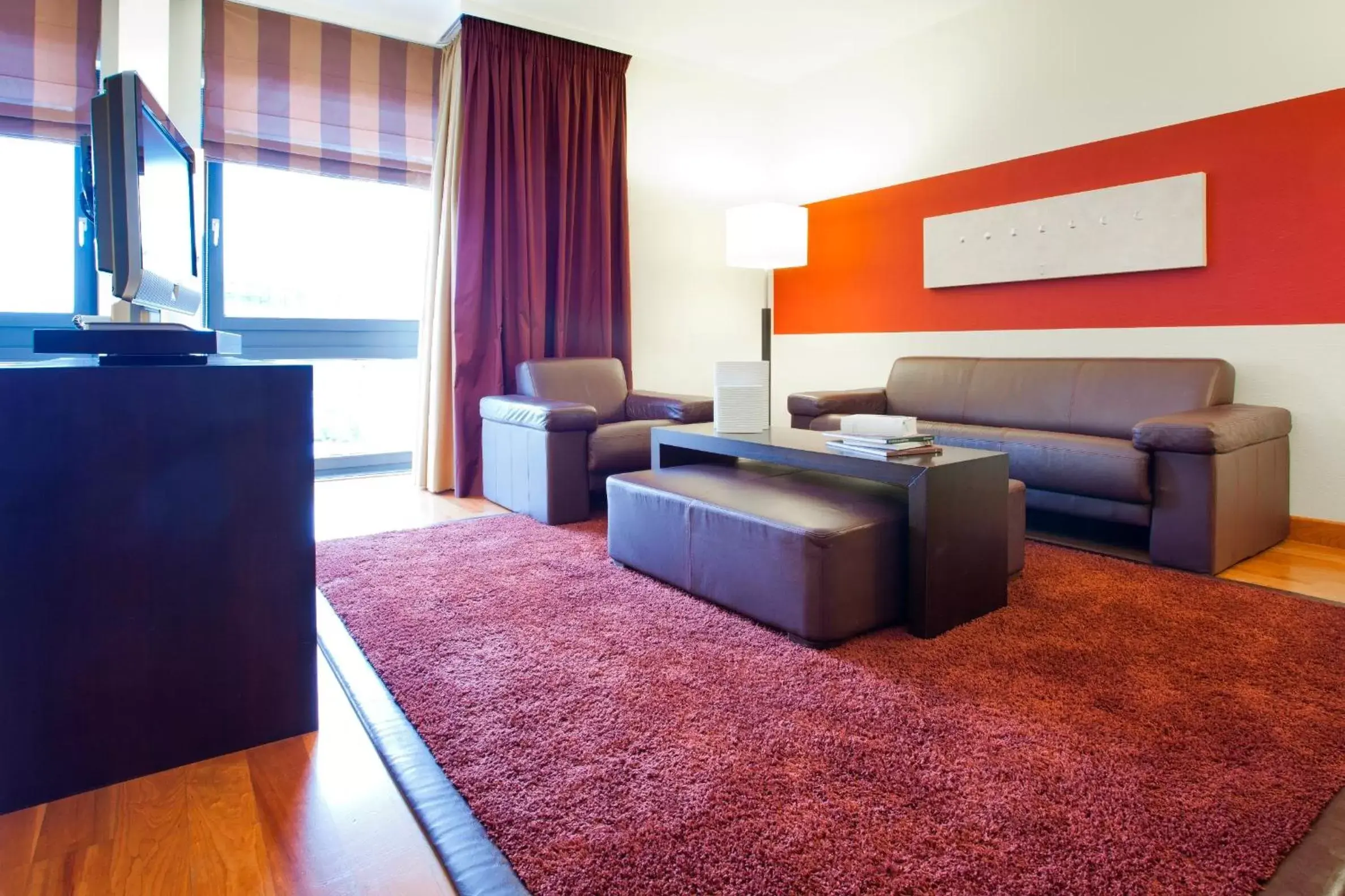 Living room, Seating Area in Park Inn by Radisson Lübeck