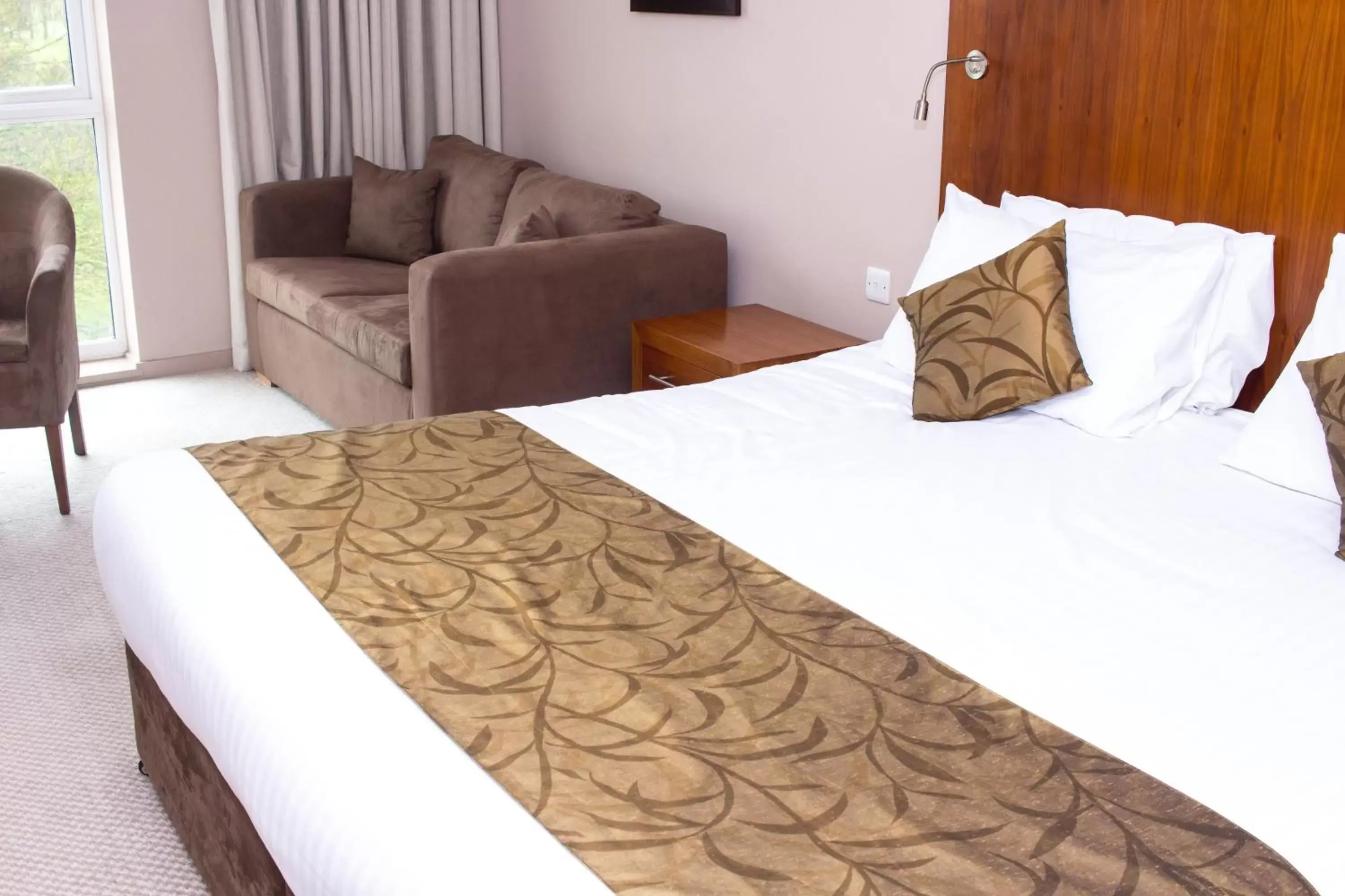 Photo of the whole room, Bed in Humber Royal Hotel Photo of the whole room, Bed in Humber Royal Hotel