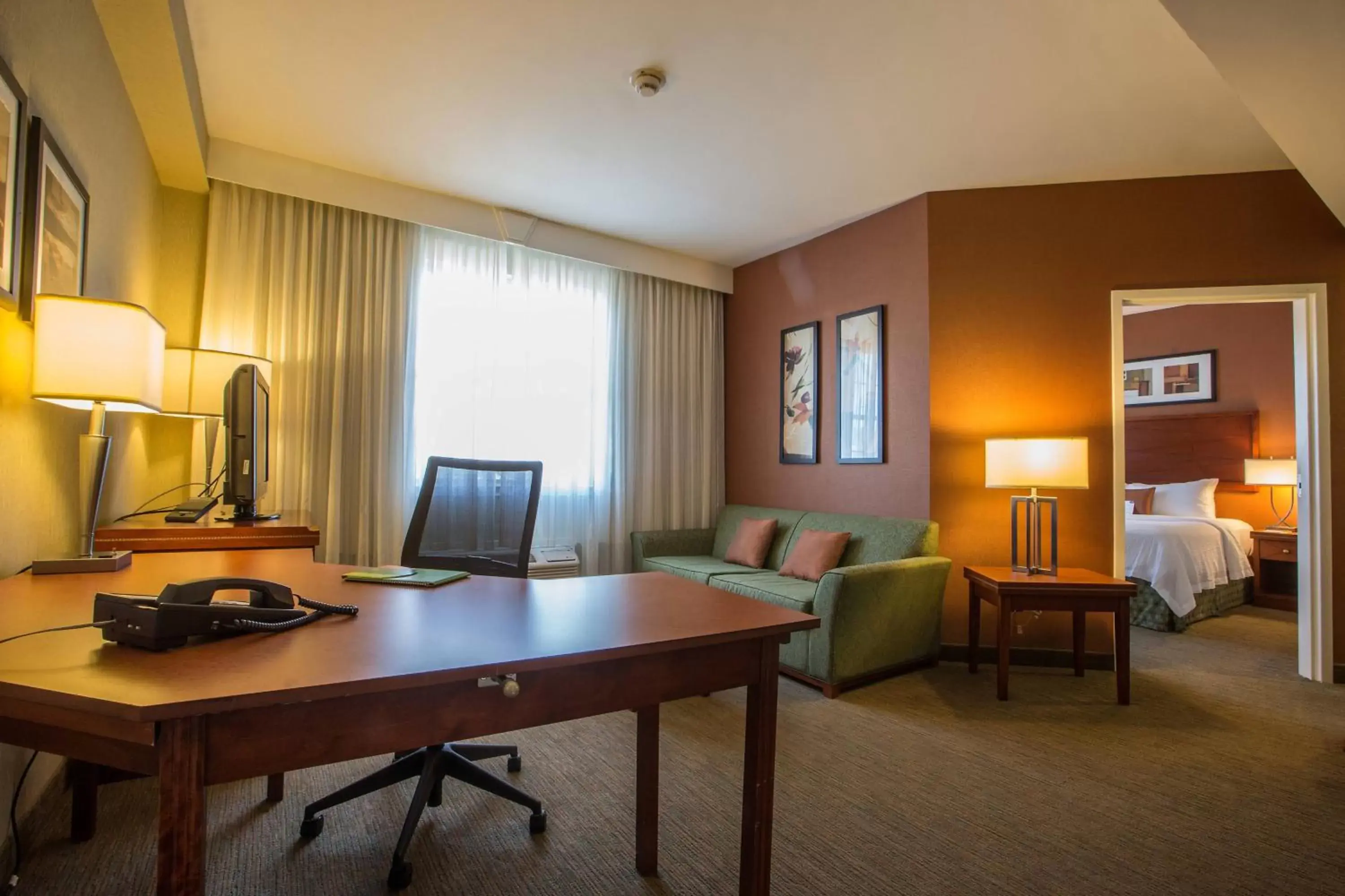 Bedroom, TV/Entertainment Center in Courtyard by Marriott St. John's Newfoundland