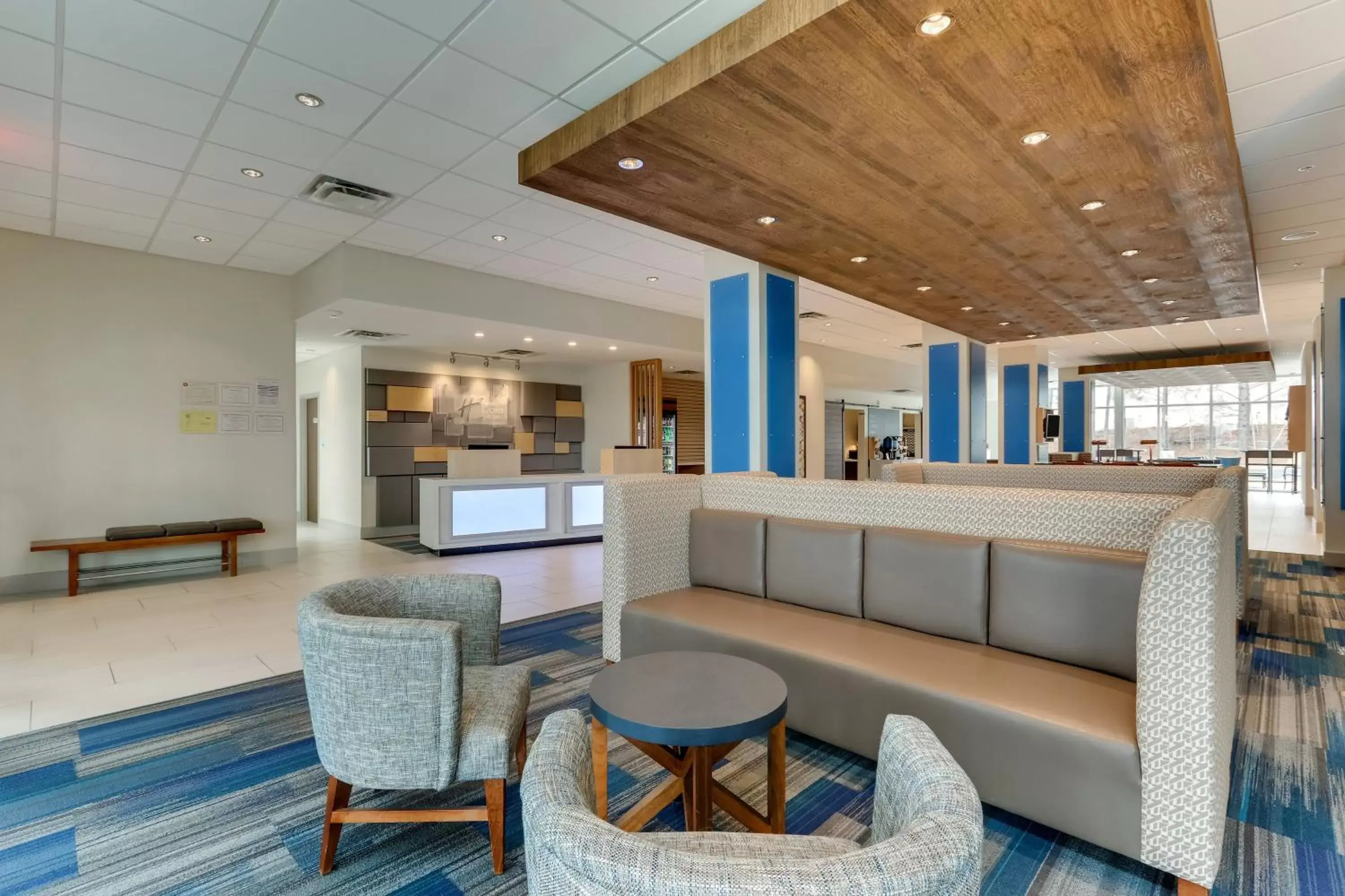 Property building, Seating Area in Holiday Inn Express & Suites - Dawsonville, an IHG Hotel