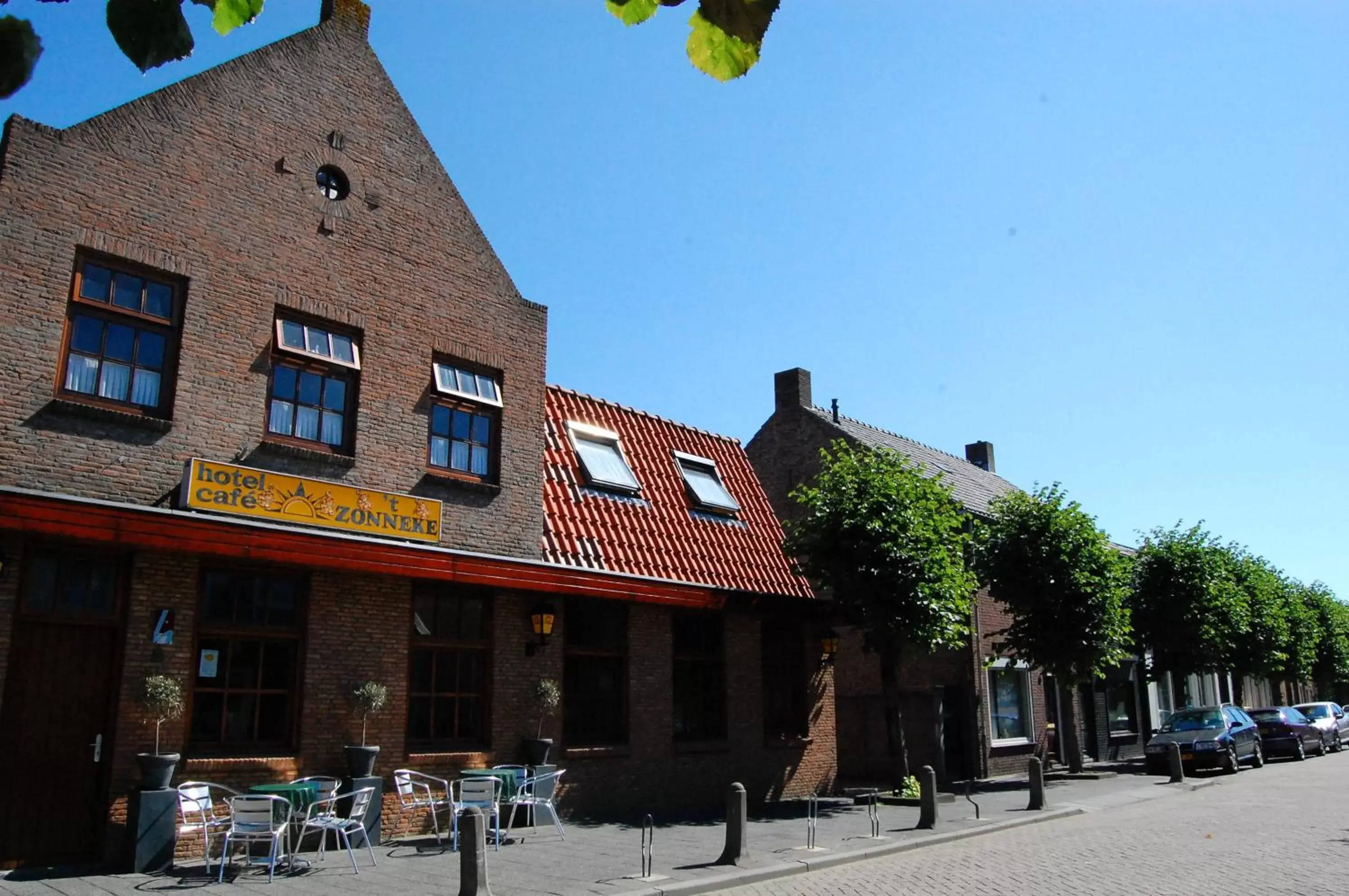 Property Building in Hotel Cafe 't Zonneke