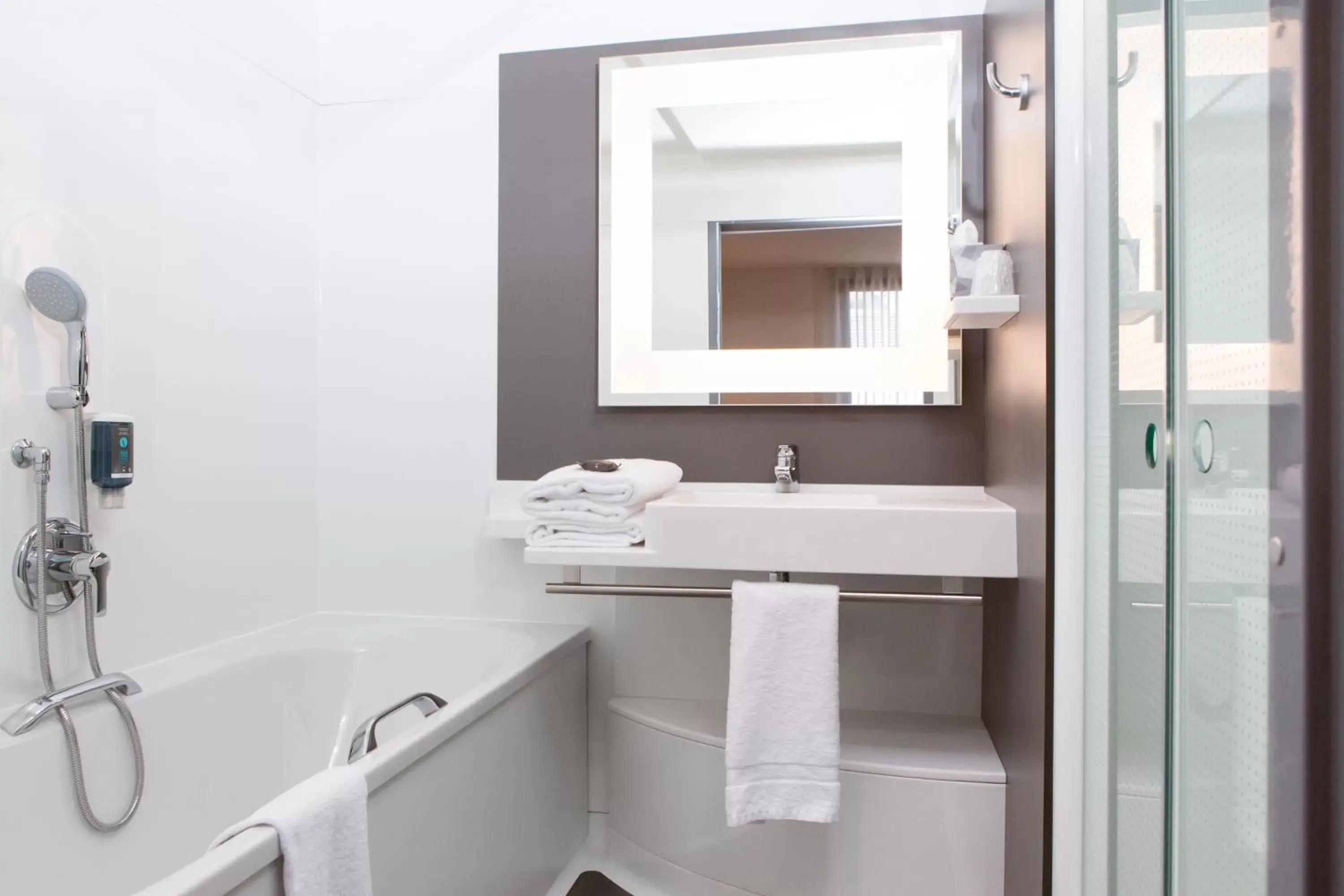 Bathroom in Novotel Suites Lille Europe