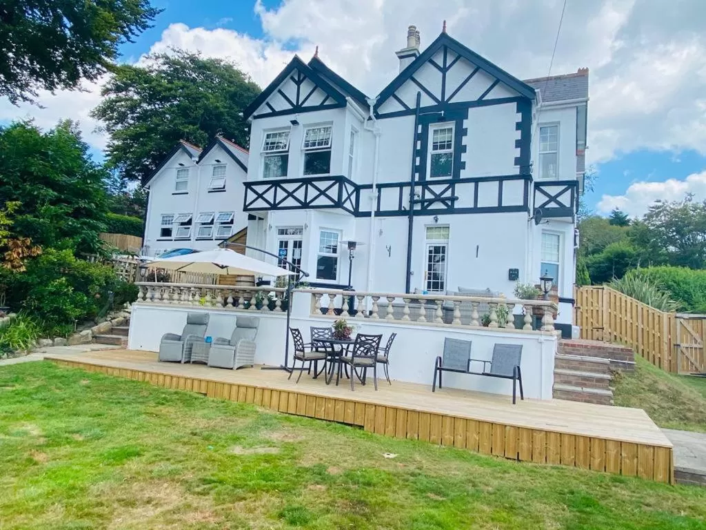 Property building in NORTHRISE RETREAT