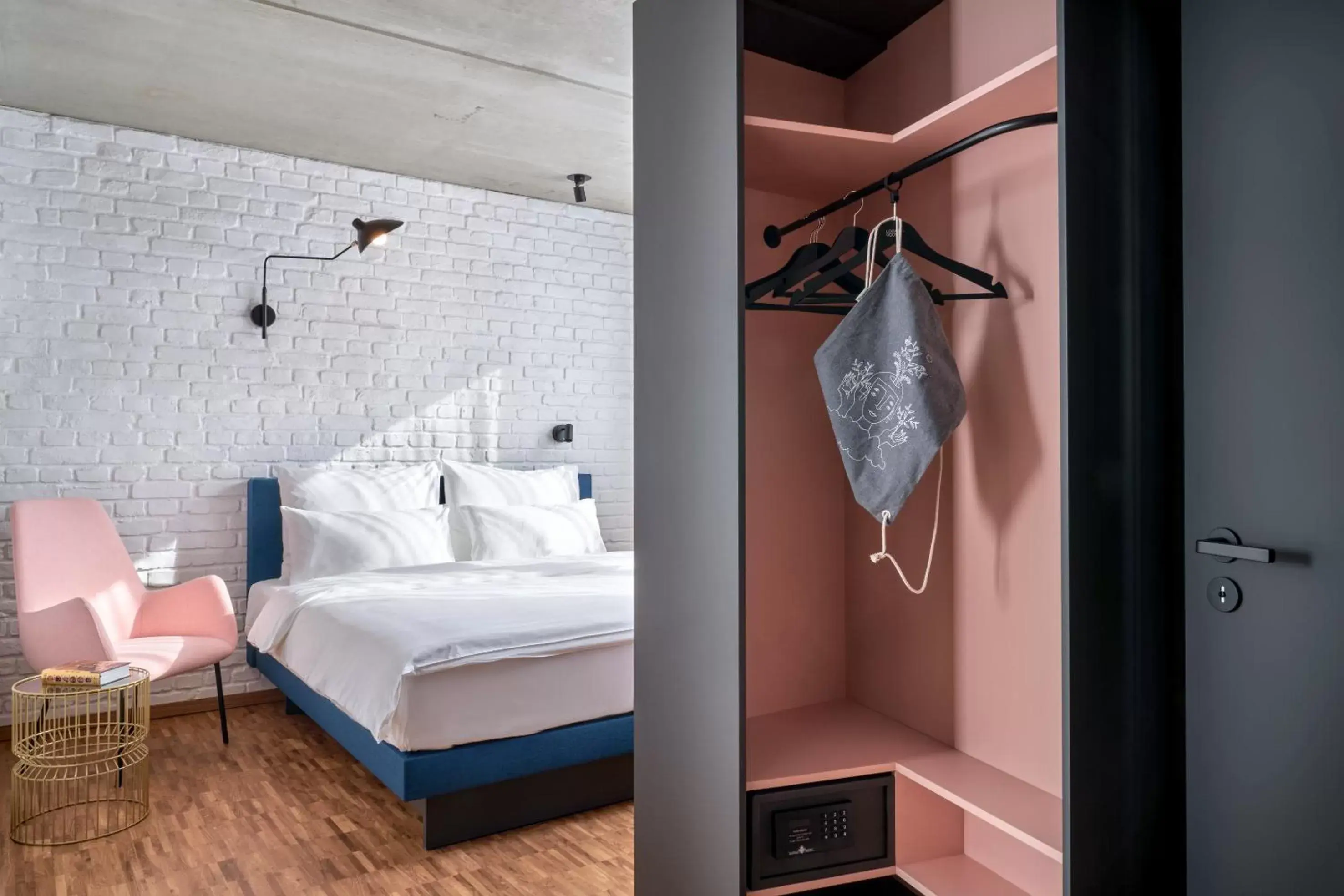 Bed in URBAN LOFT Cologne Bed in URBAN LOFT Cologne