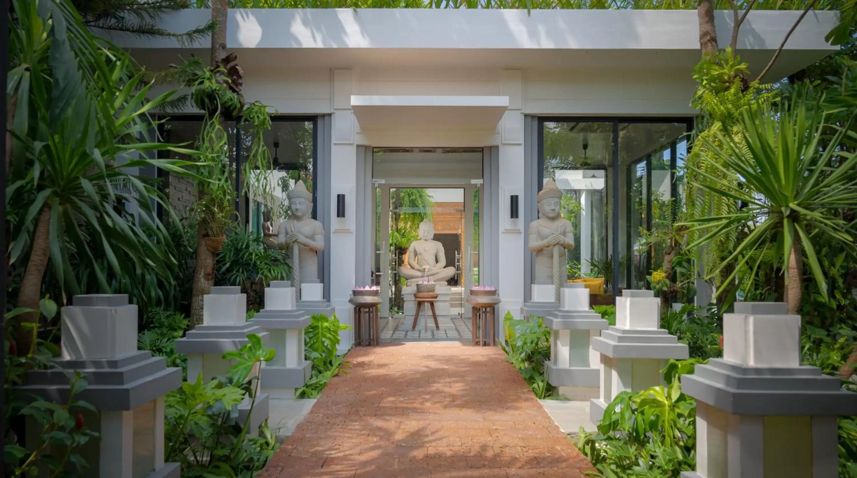 Facade/entrance in Shintana Saya Residence