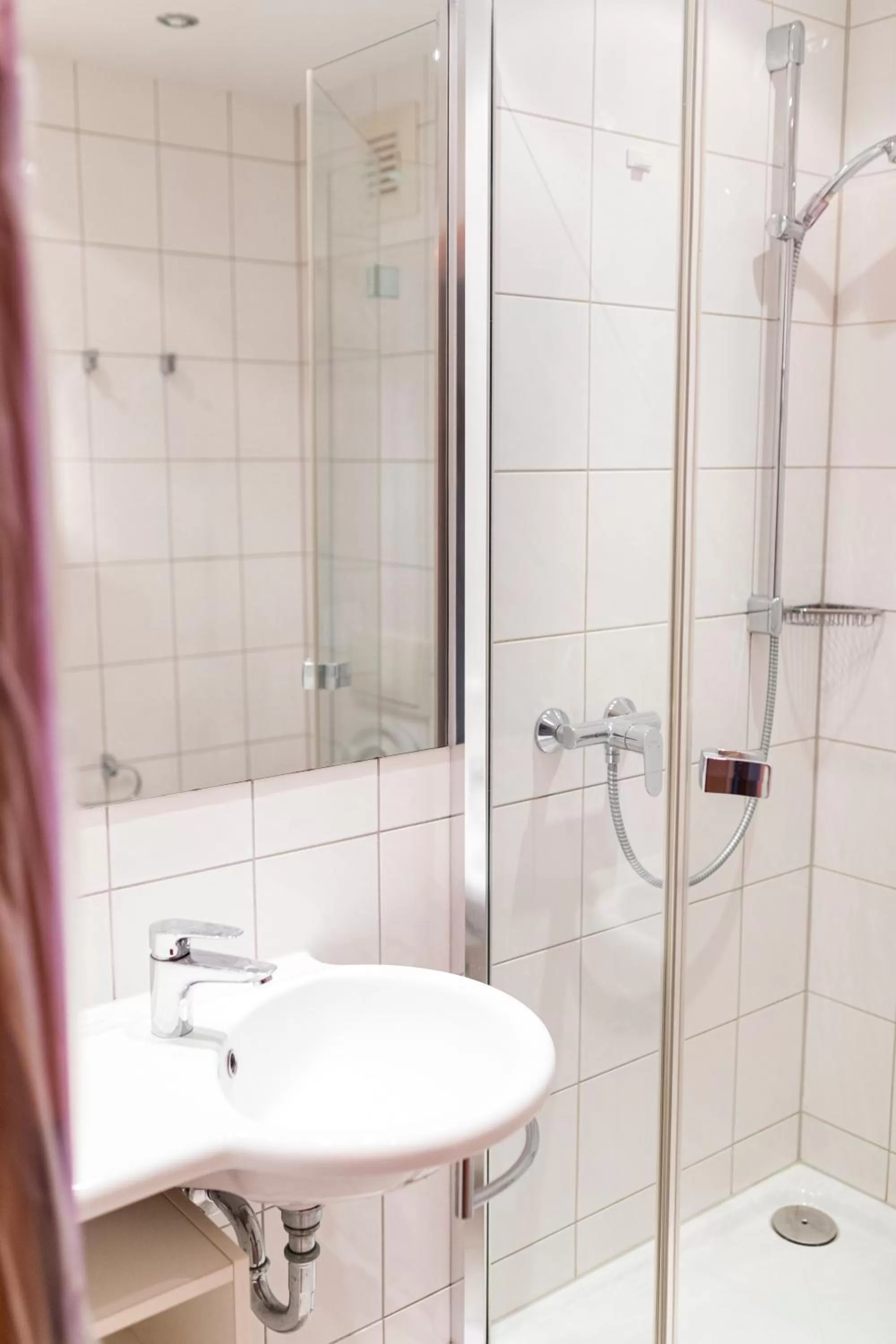 Shower in Hotel Stadt Kassel