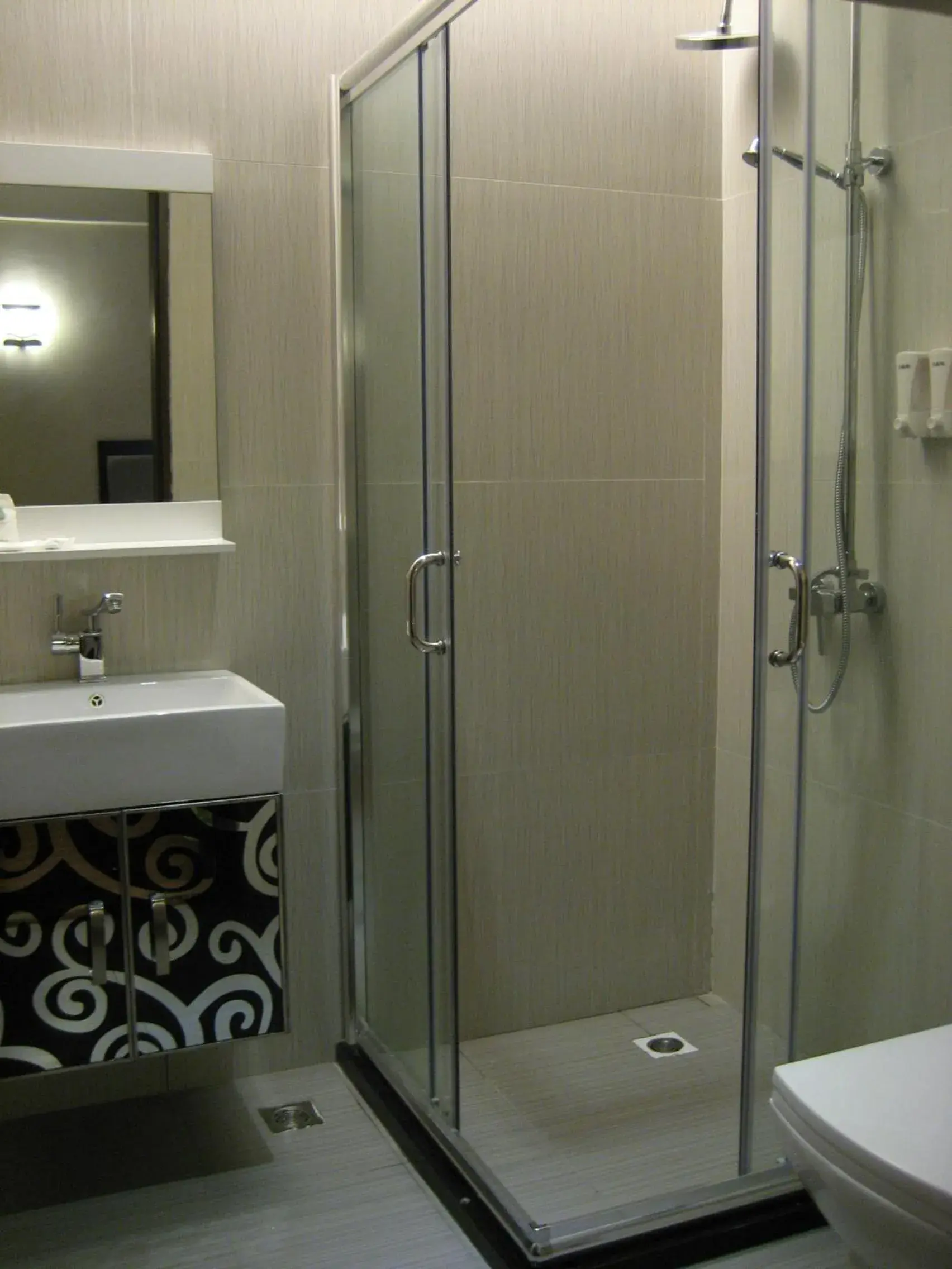 Bathroom in Kk Waterfront Hotel