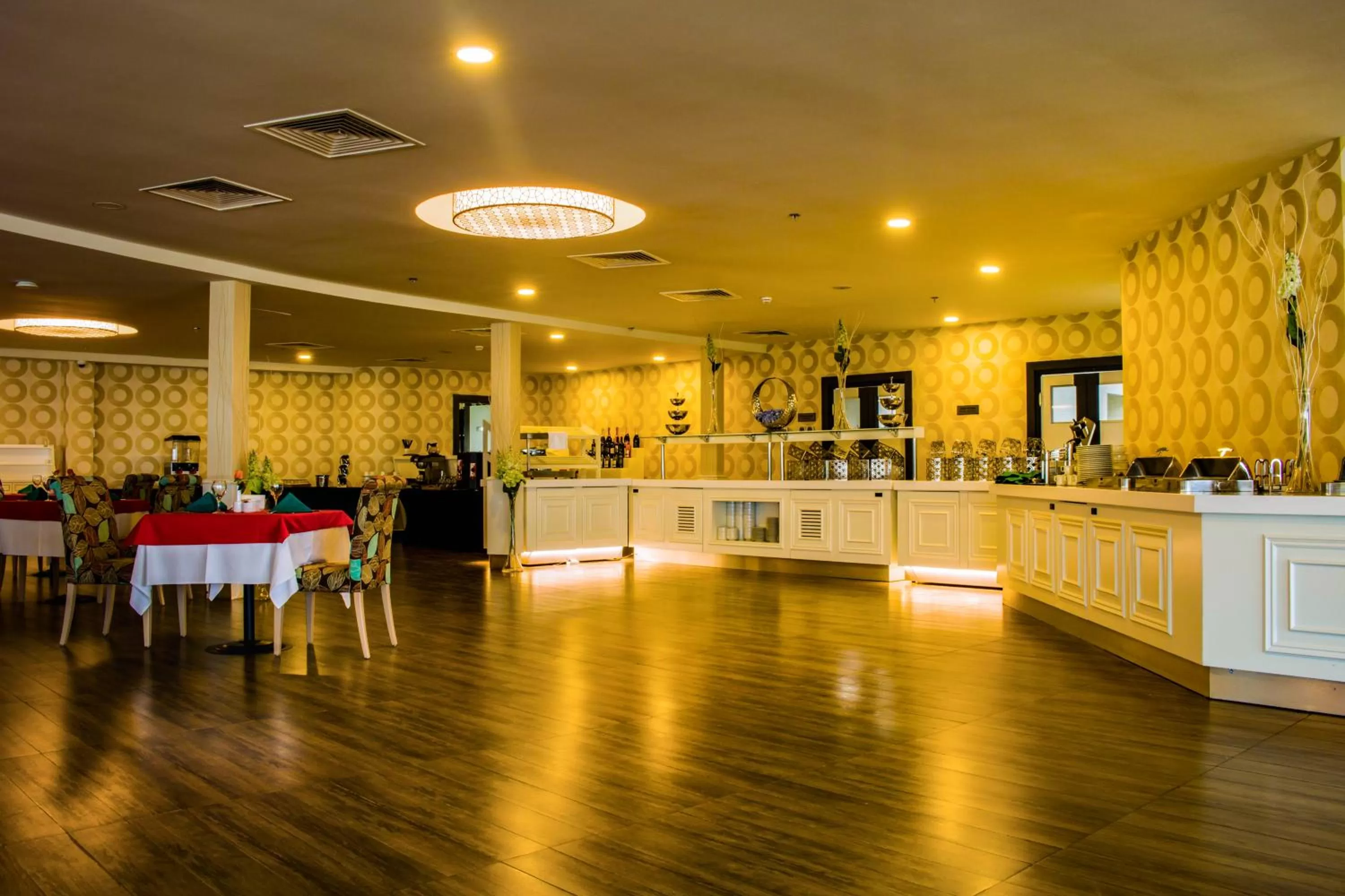 Food and drinks in Sky Tower King Hotel