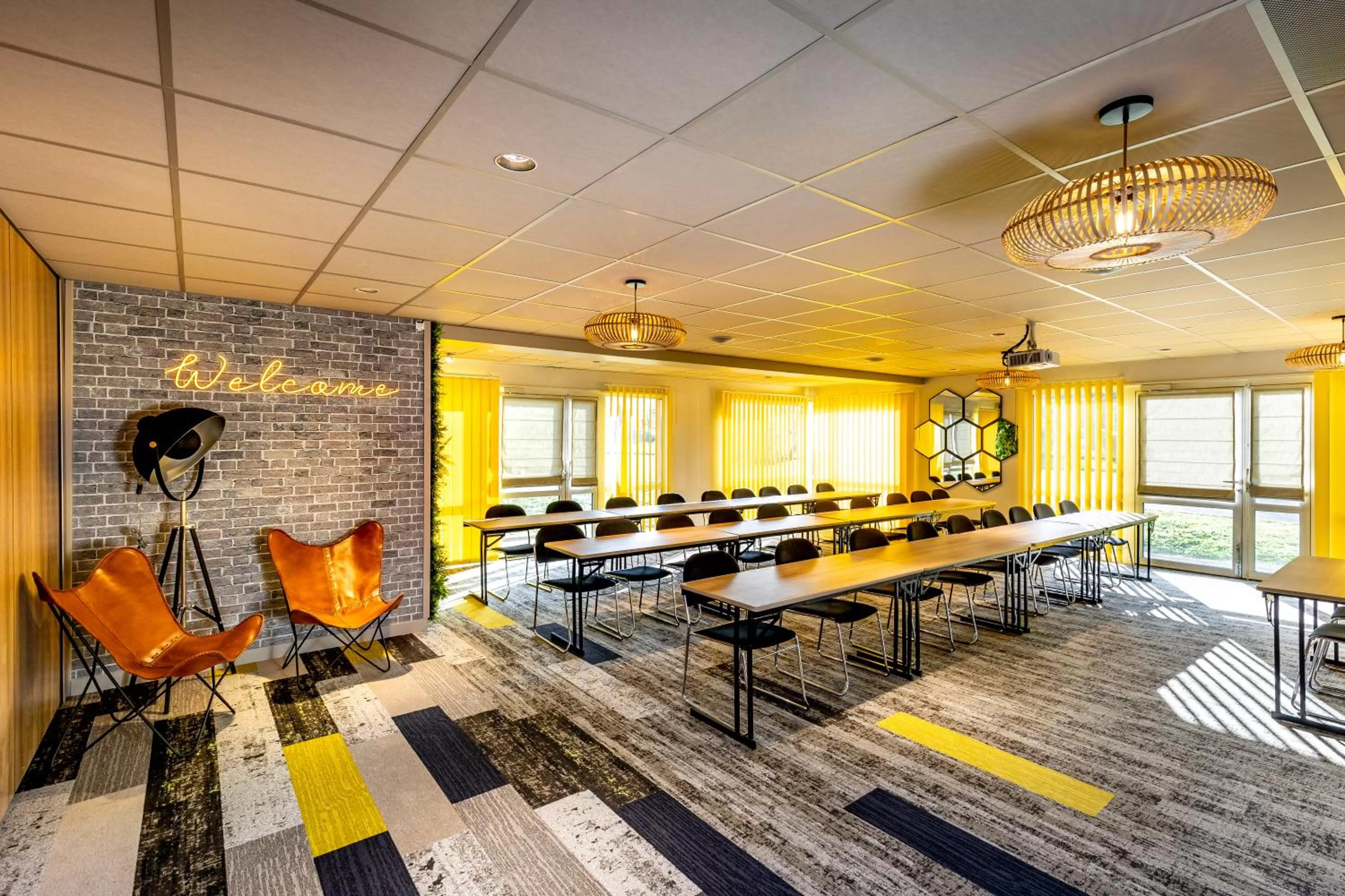 Meeting/conference room in Mercure Lyon Est Chaponnay