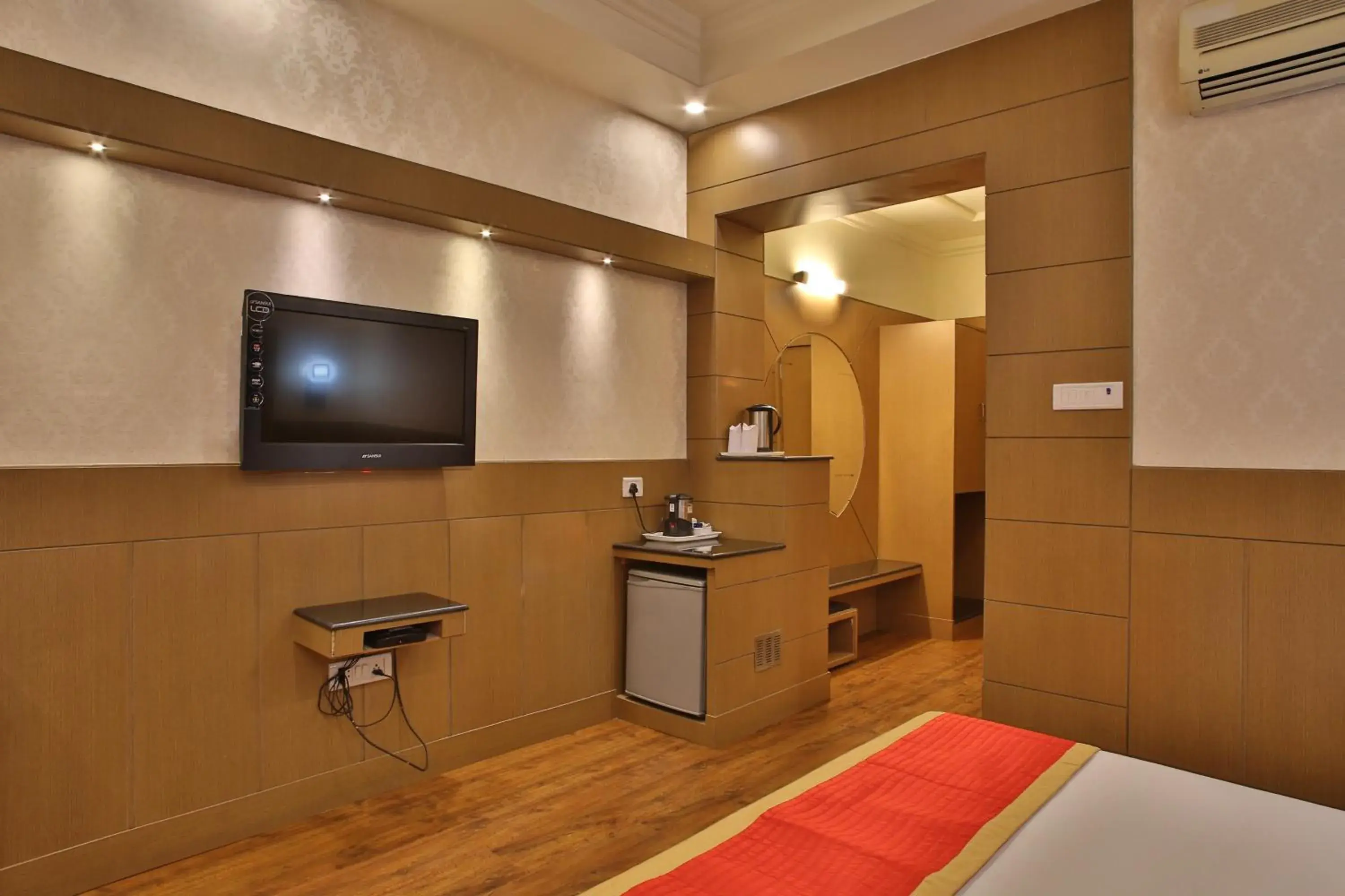TV/Entertainment Center in Hotel The Grand Chandiram